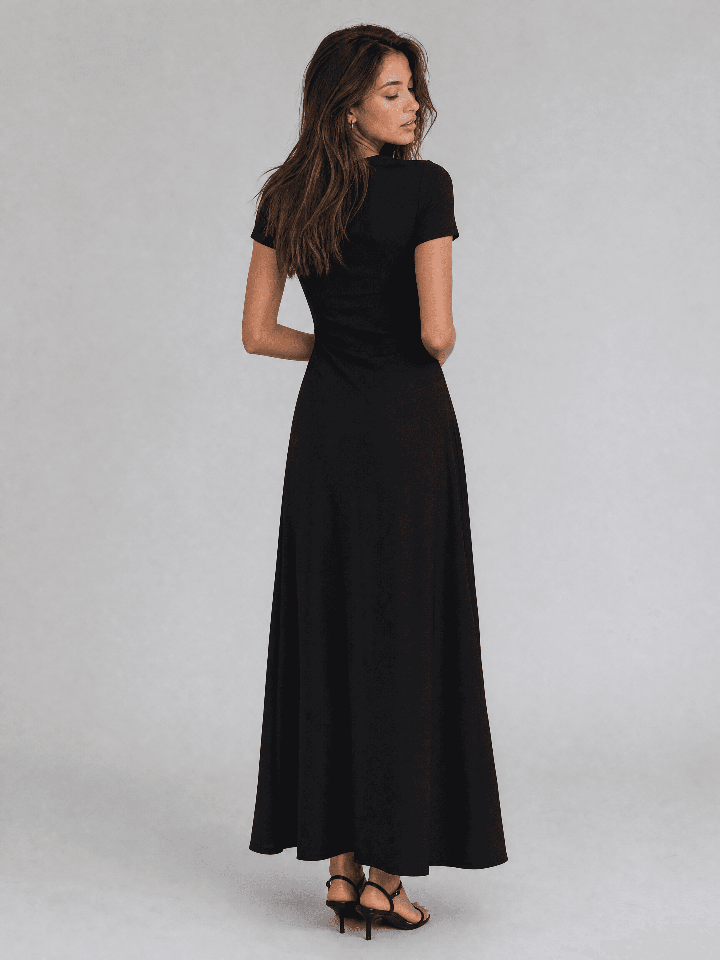Vestido negro con mangas cortas Antonia — foto 3