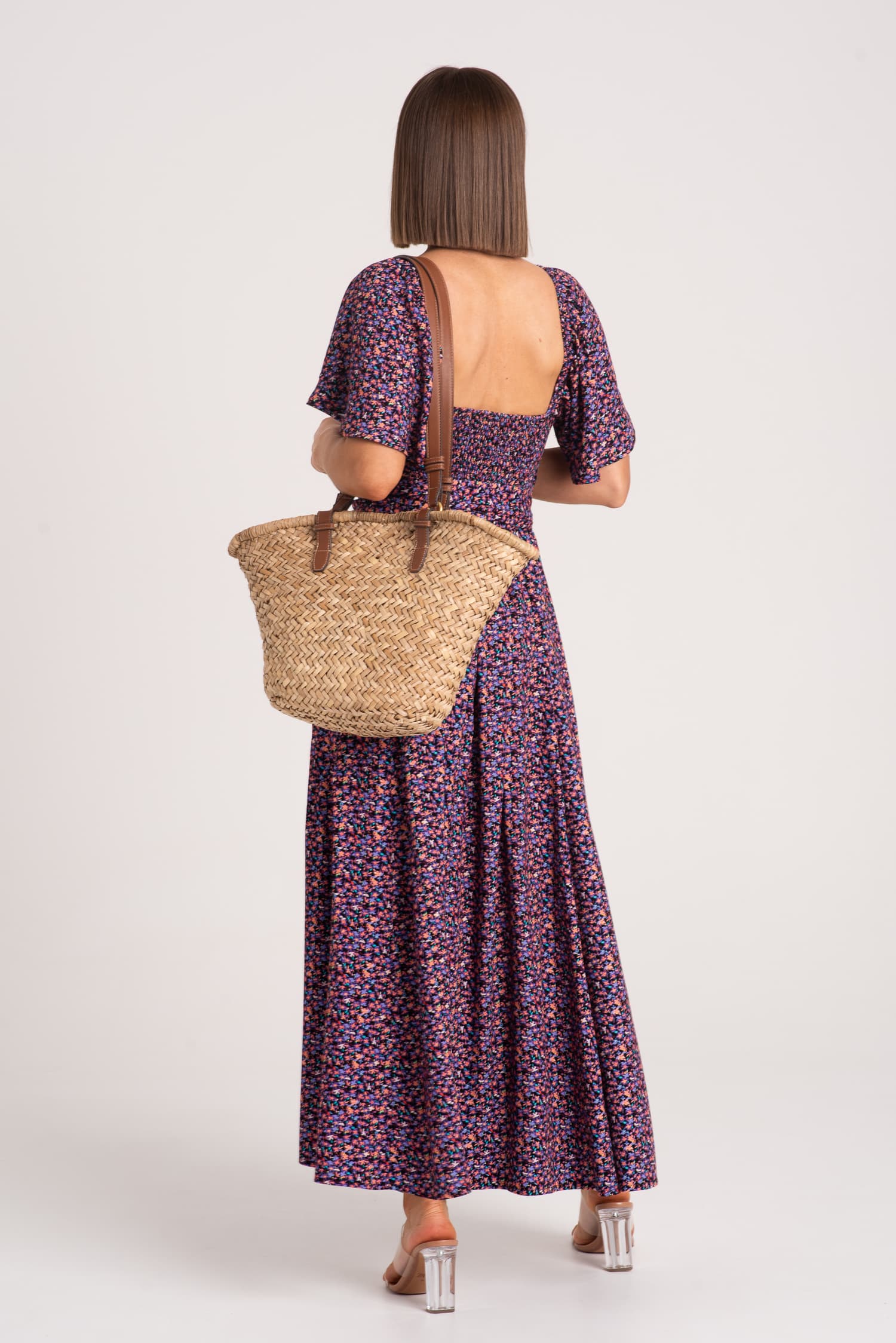 Sommerkleid mit Blumenmuster Gabriela — Foto 5