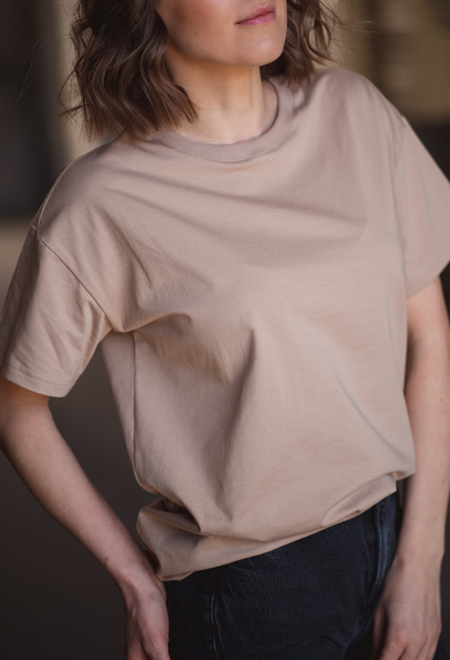 T-shirt klasyczny BASIC – cielisty — zdjęcie 3