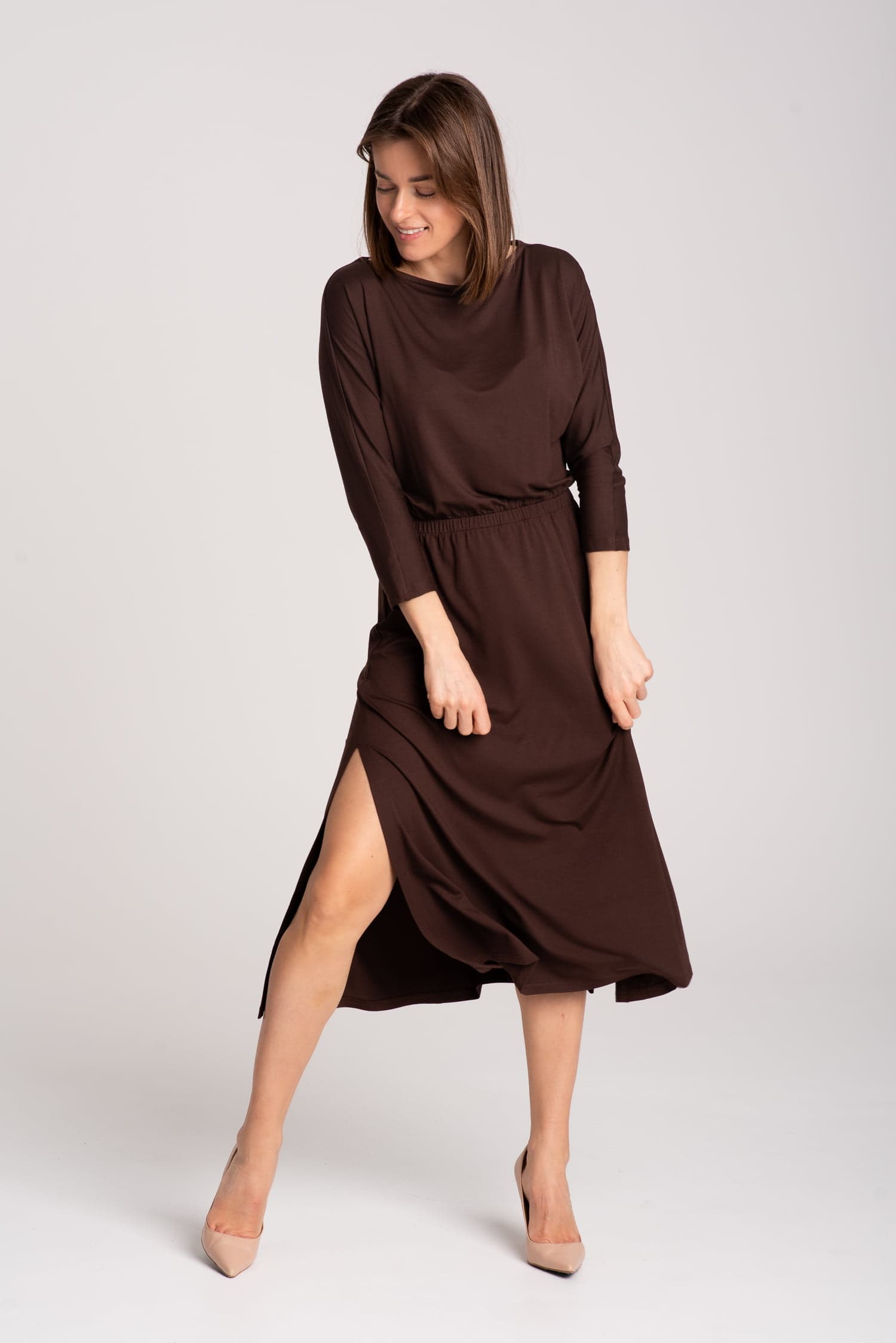 Brązowa sukienka z modalu Hot As Hell — zdjęcie 4