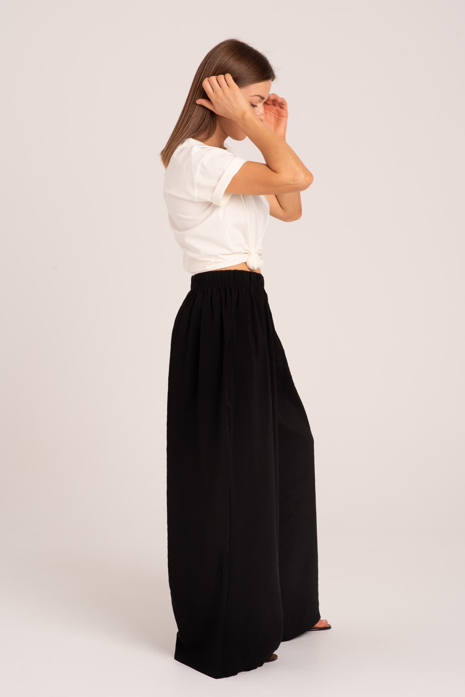 Czarne szerokie spodnie z wiskozy Harmony — zdjęcie 6