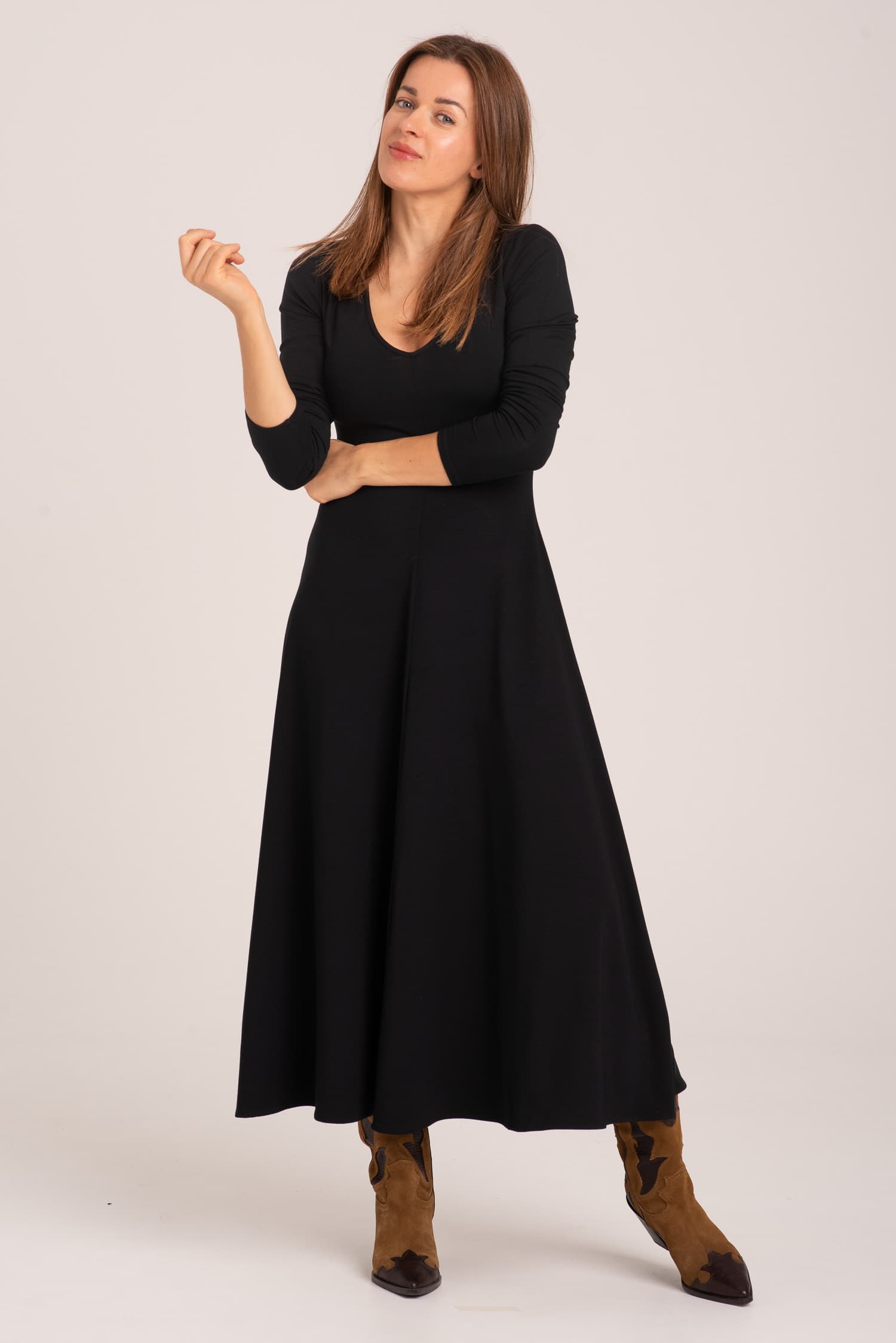 Czarna sukienka z długim rękawem Antonia long