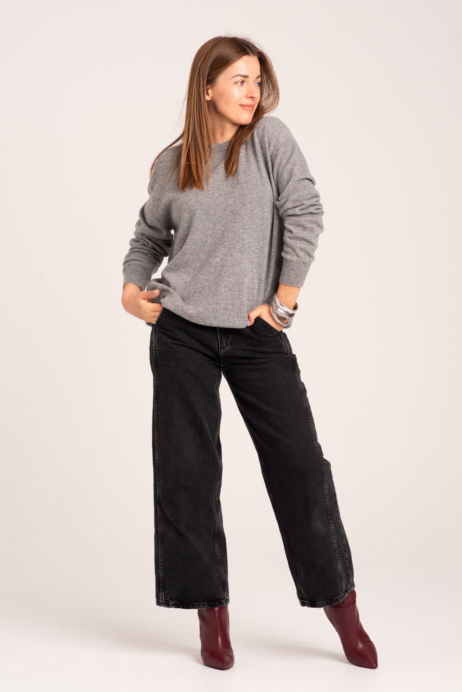 Szary klasyczny sweter damski Agatha — zdjęcie 2