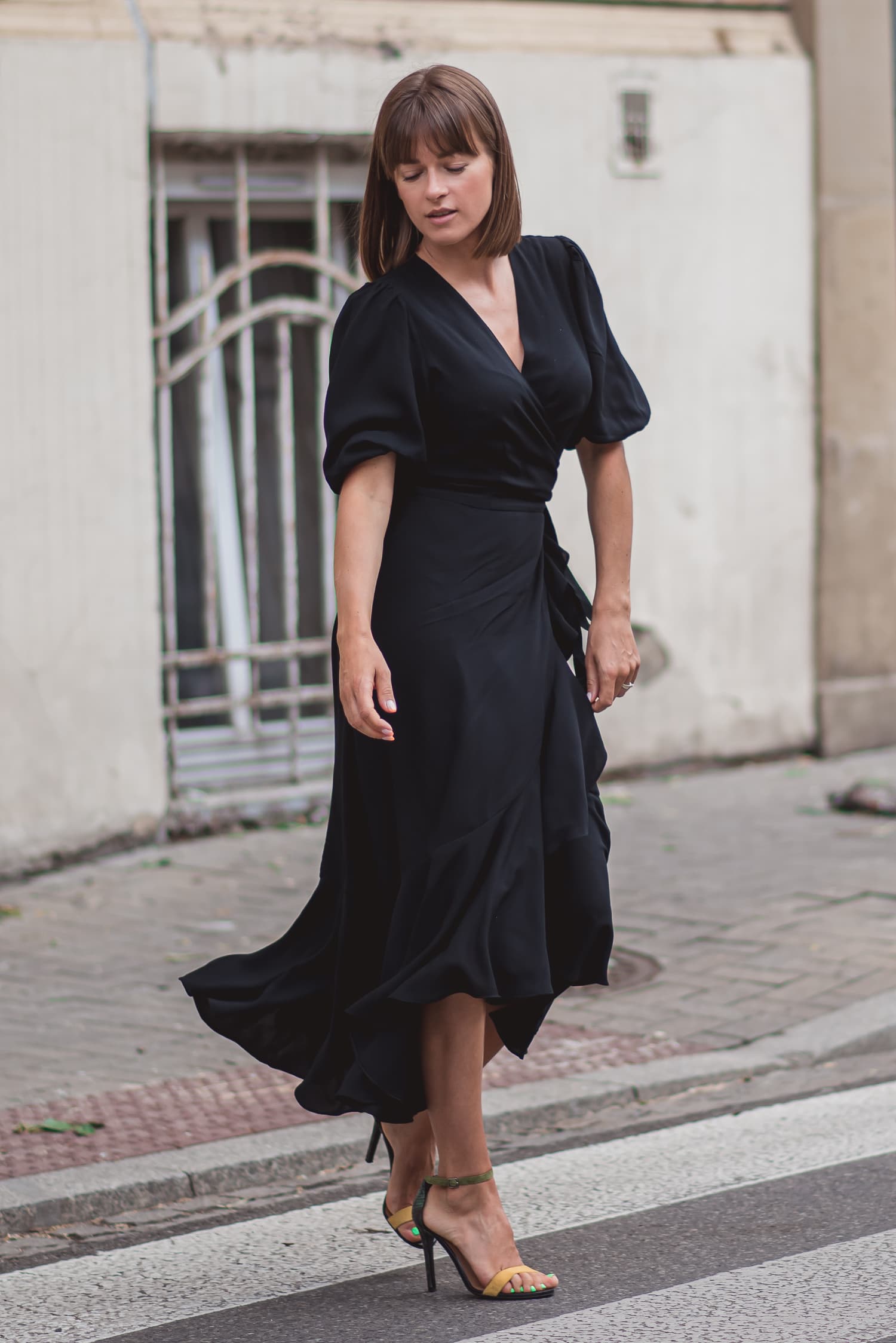 Sukienka kopertowa Kamili - czarna