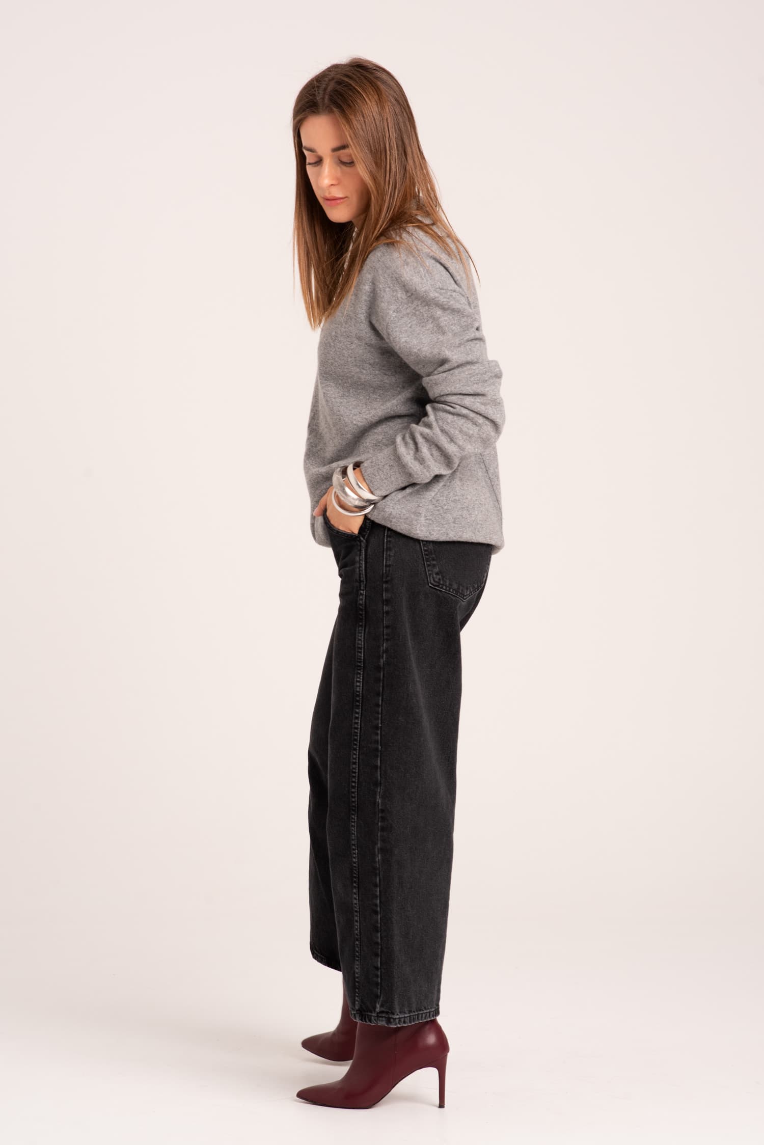 Szary klasyczny sweter damski Agatha — zdjęcie 3