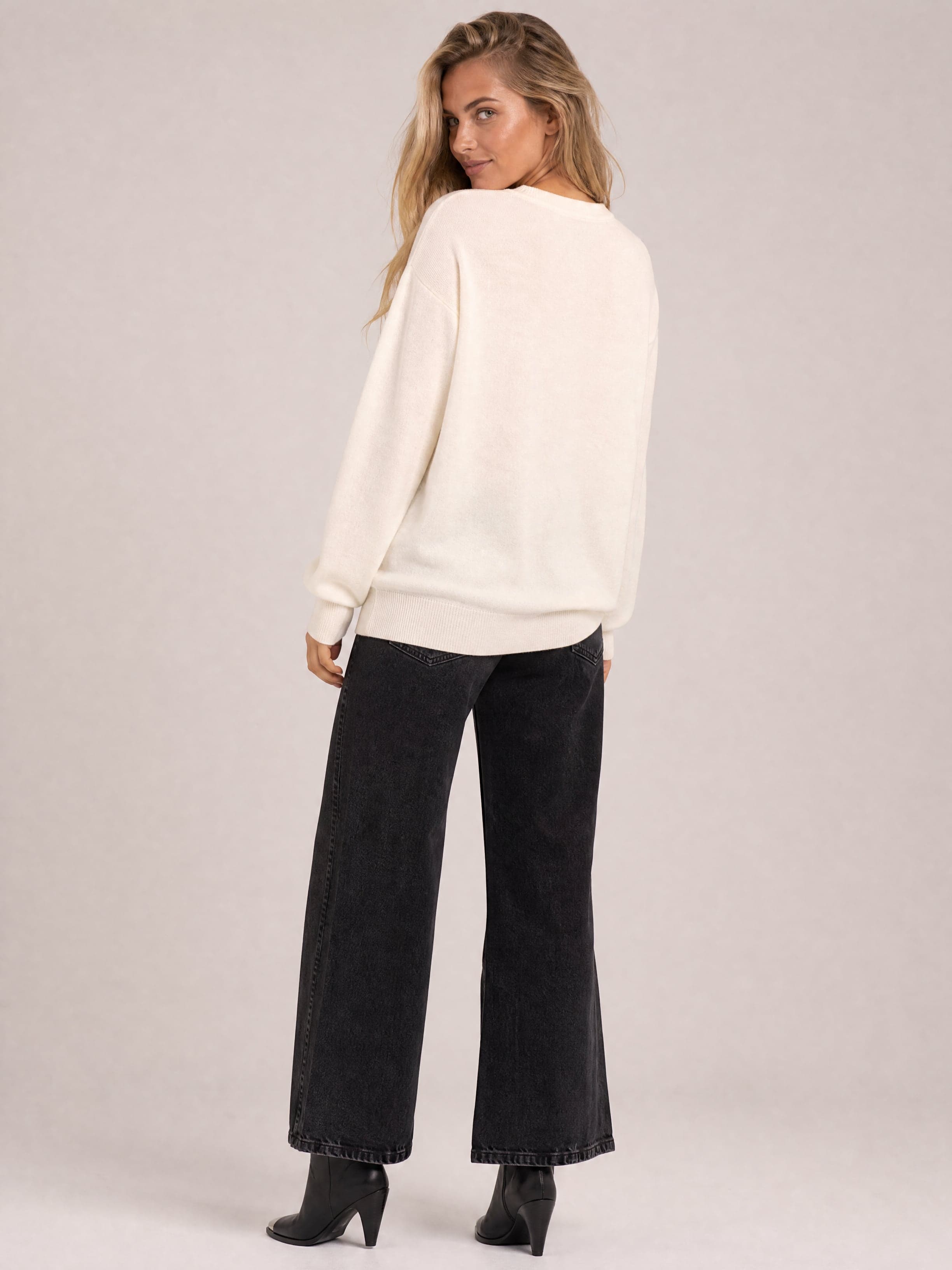Jersey clásico de mujer en color crema Agatha — foto 3