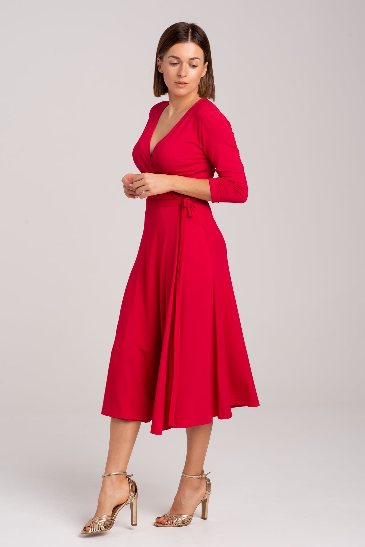 Czerwona sukienka kopertowa z modalu Red - widok 2