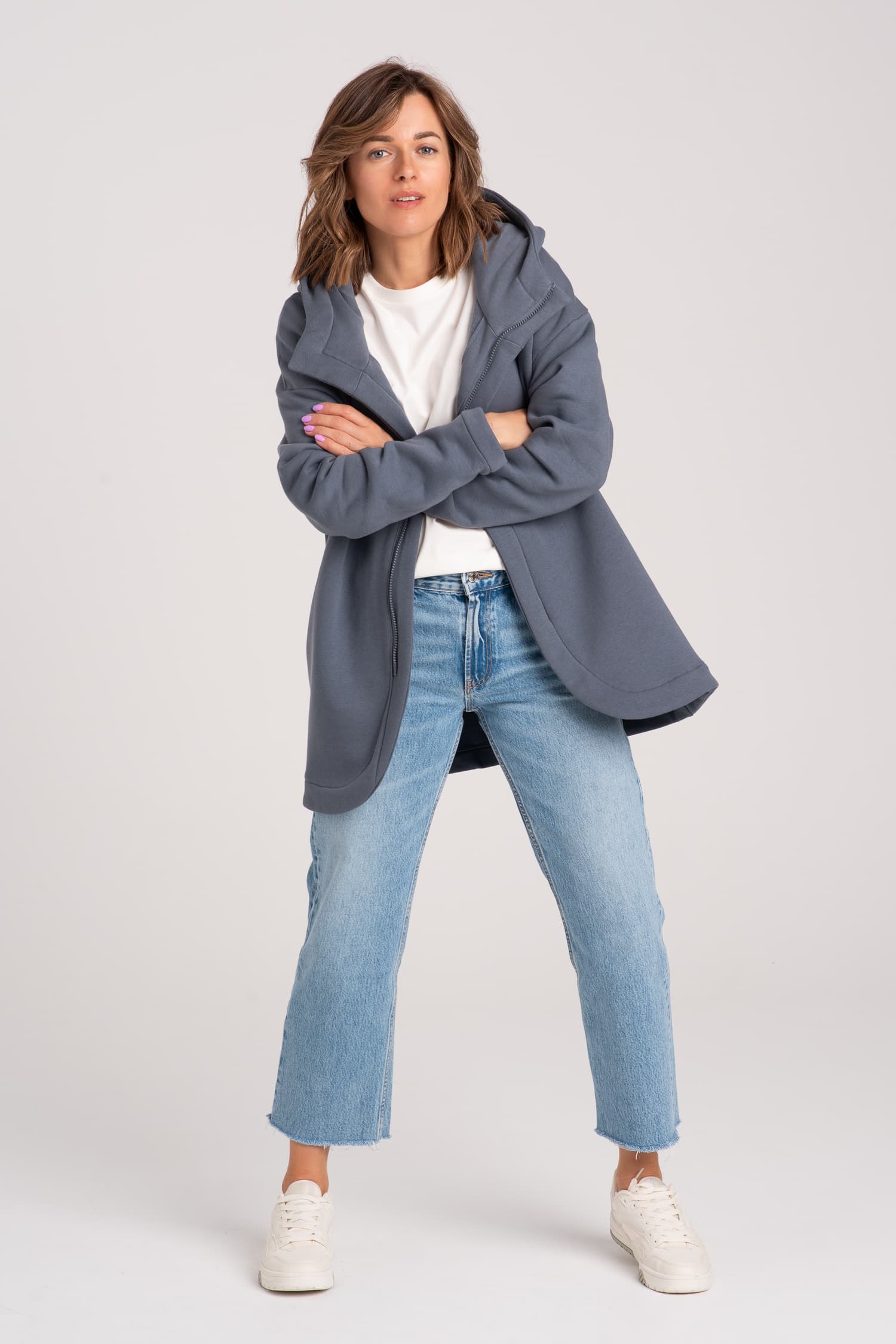 Szara zasuwana bluza damska NA OKRĄGŁO - widok 2