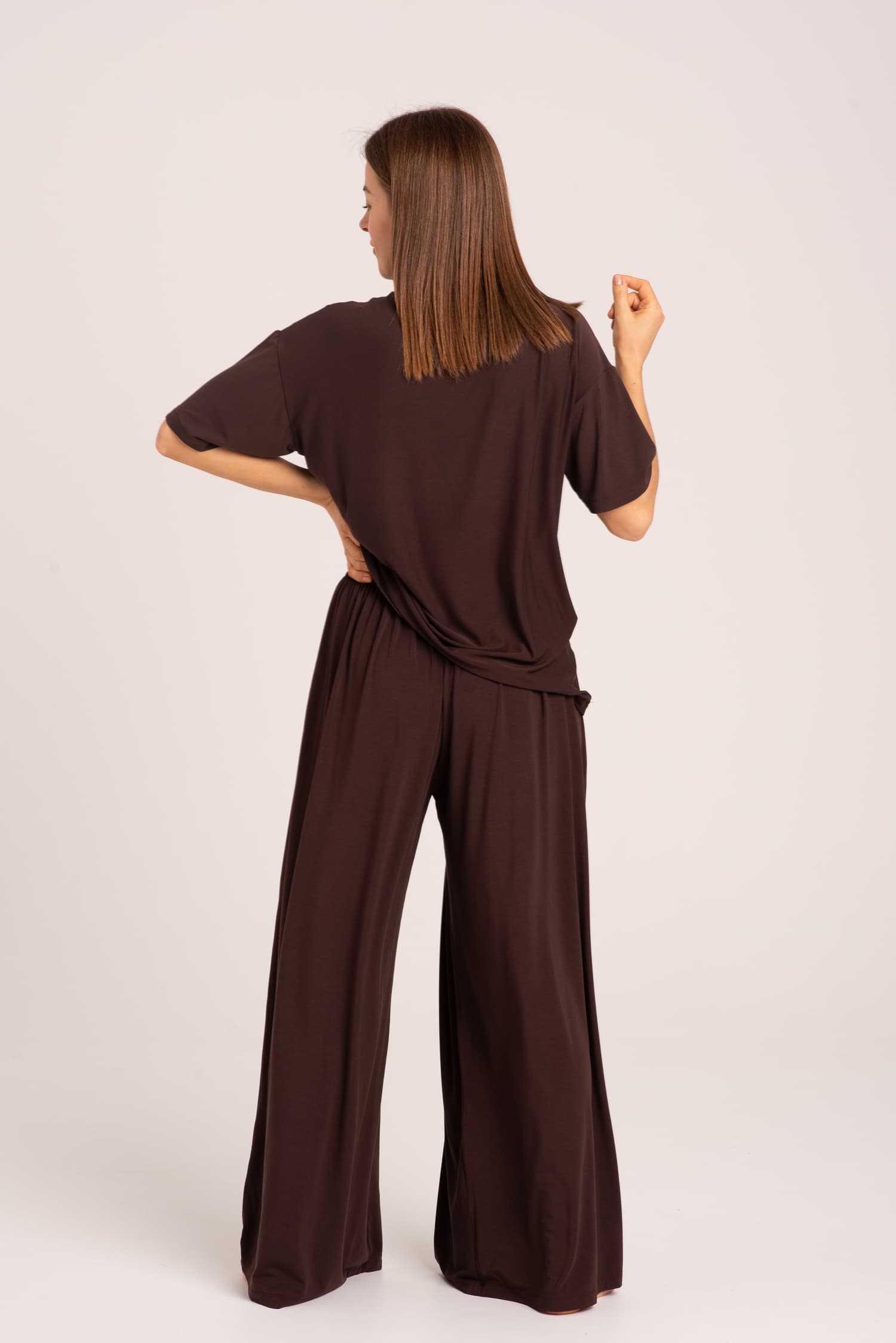 Brązowe luźne spodnie bambusowe Nina — zdjęcie 3