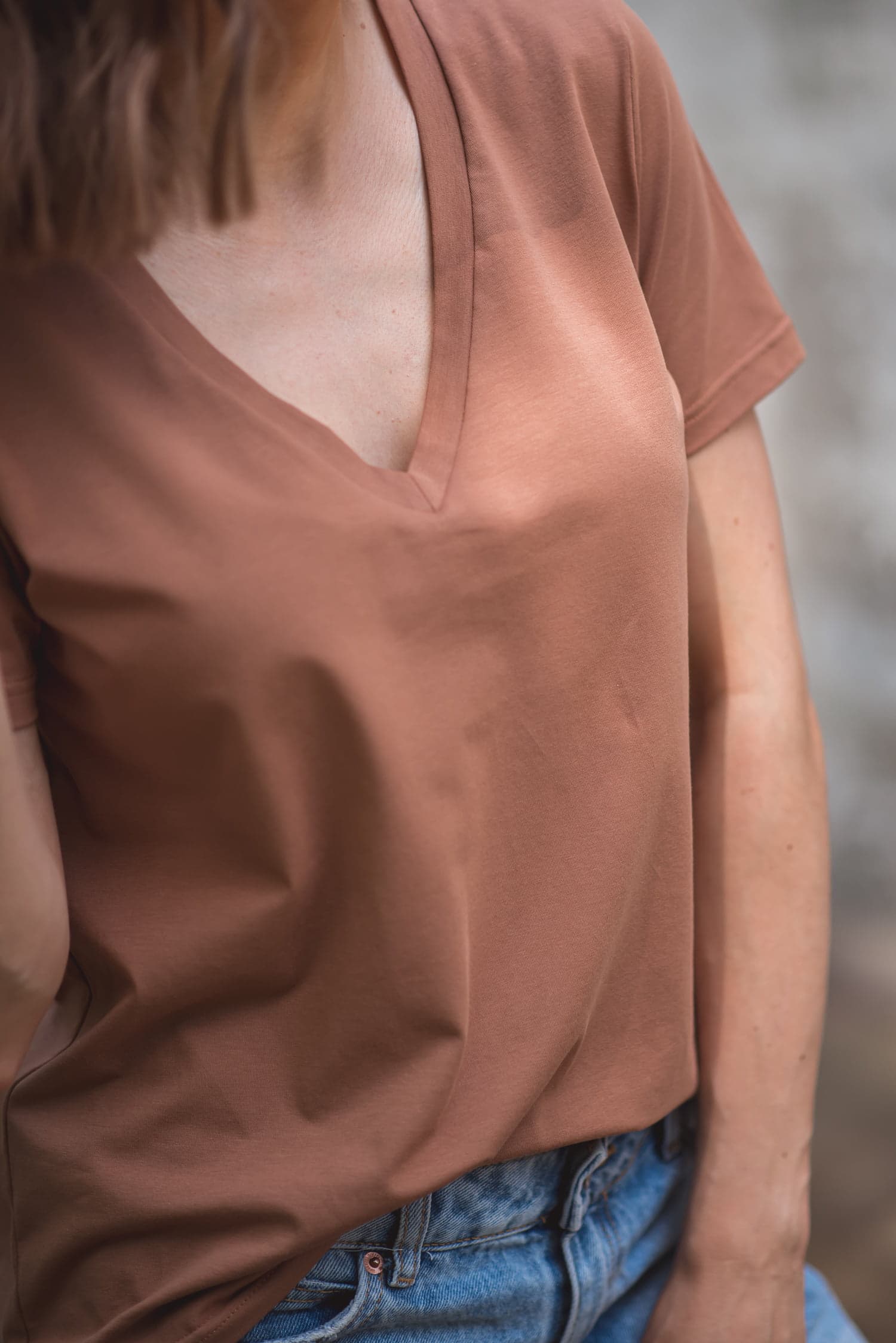 T-shirt BASIC V brąz - widok 2