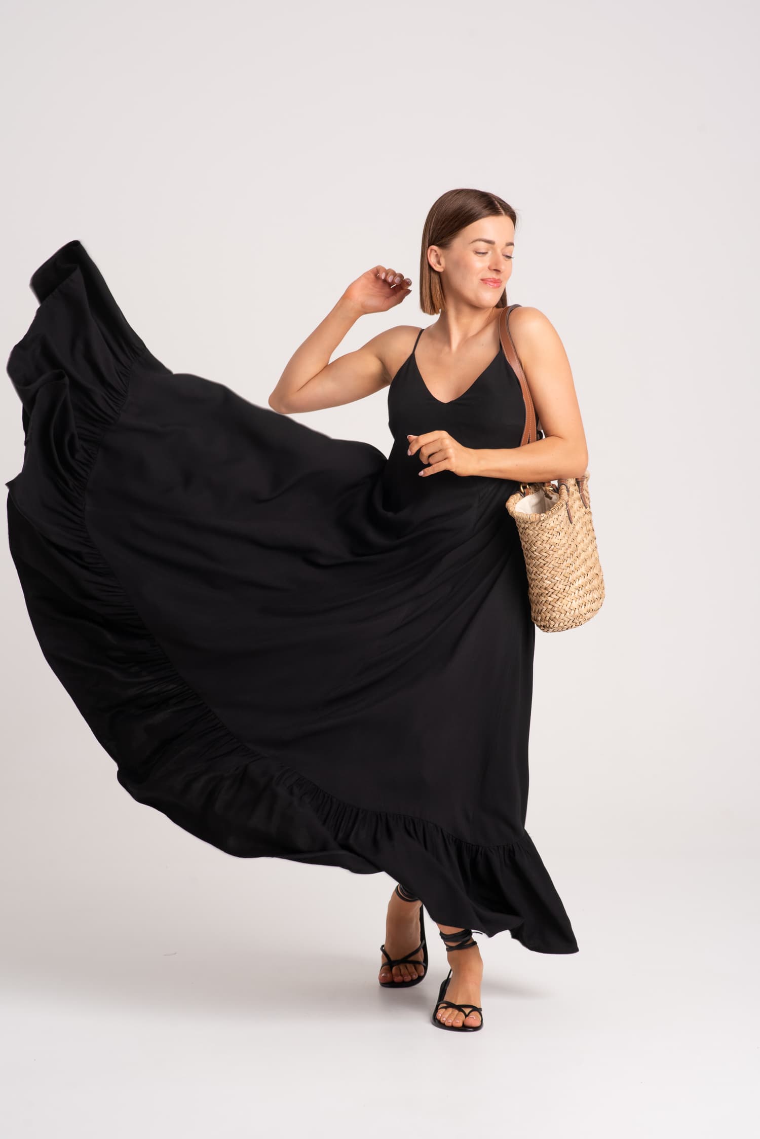 Czarna sukienka letnia z odkrytymi plecami ZOE