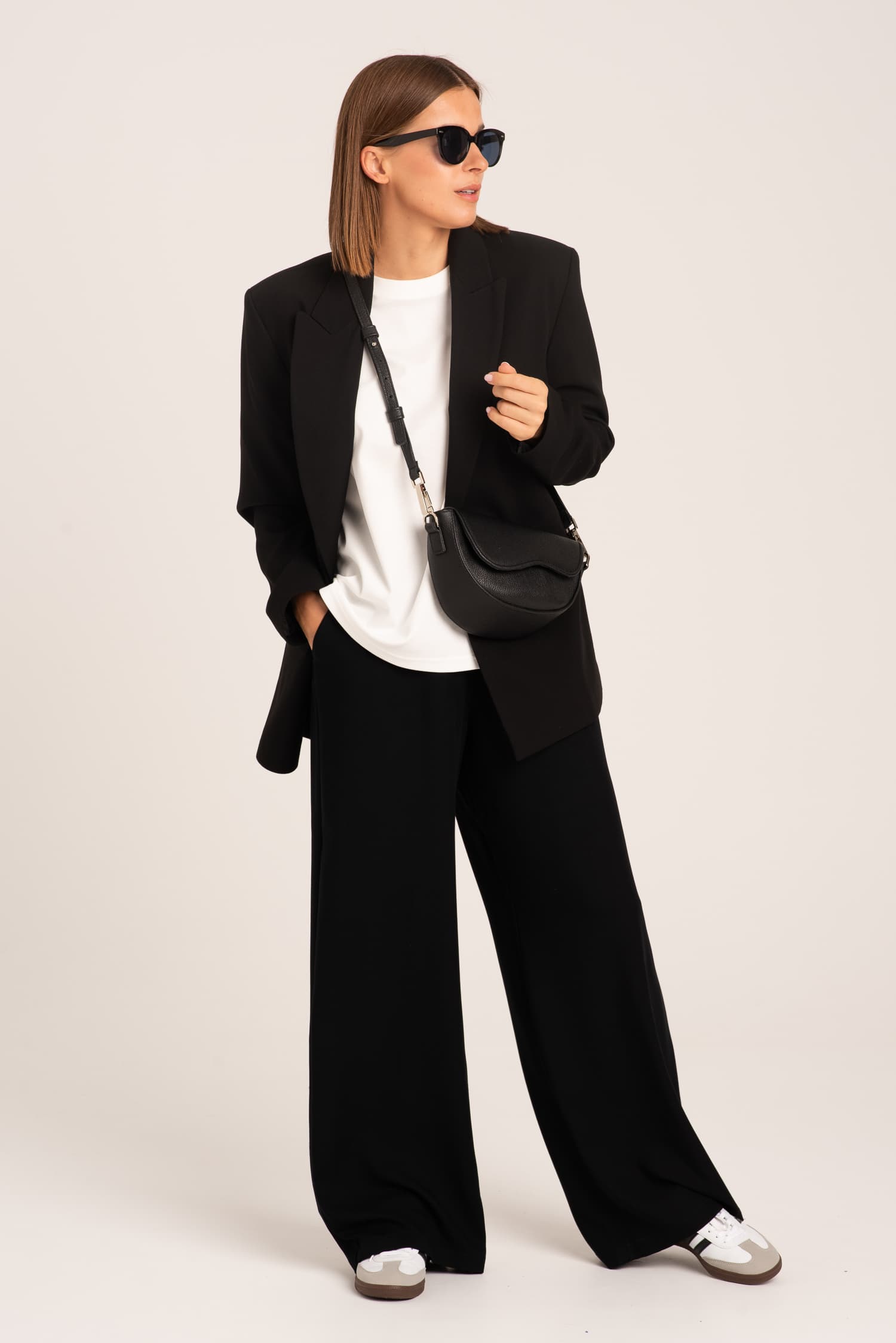 Pantalones anchos negros de viscosa Aurora — foto 5