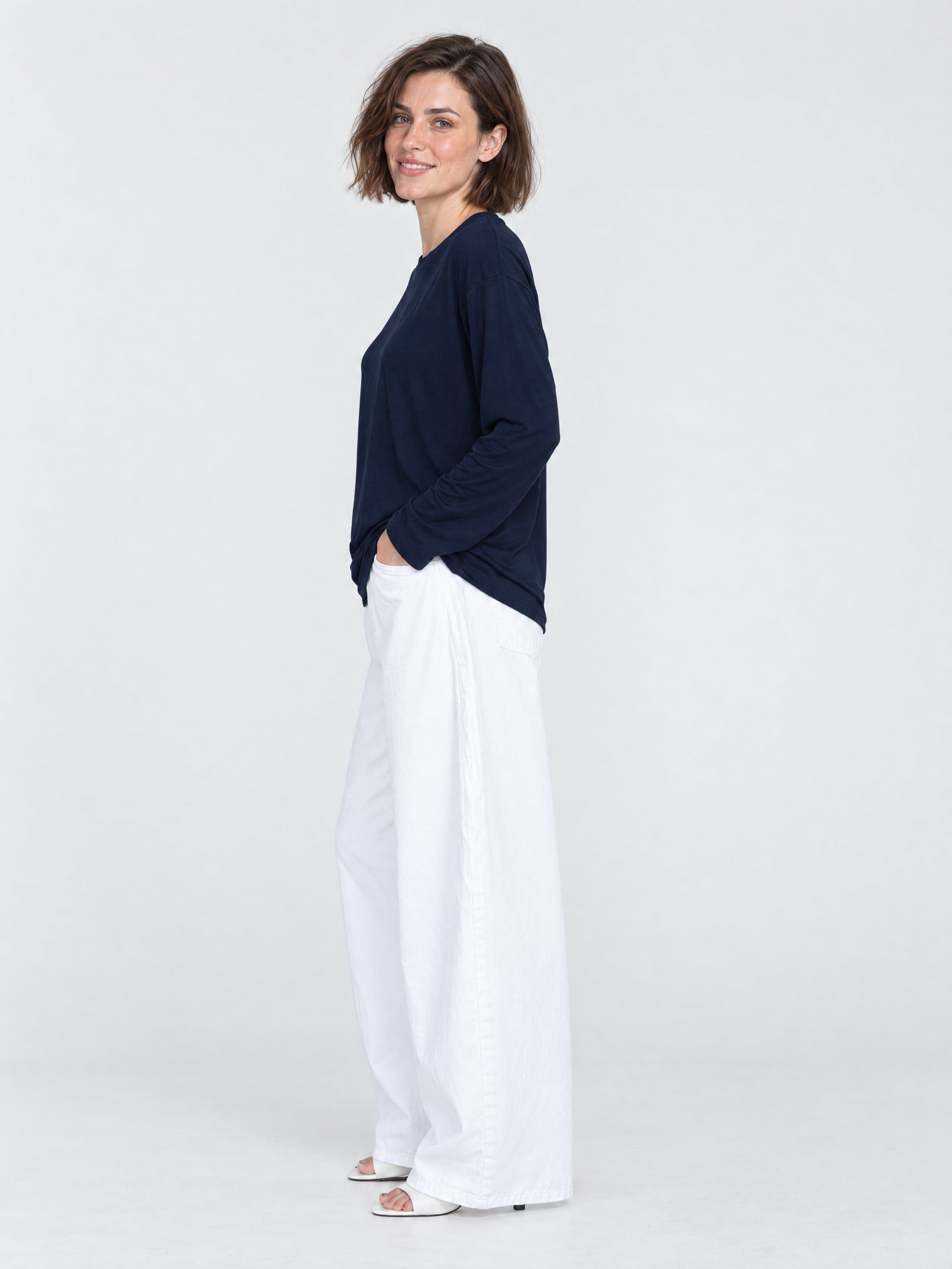 Bambus-Longsleeve Nina in Marineblau — Foto 3