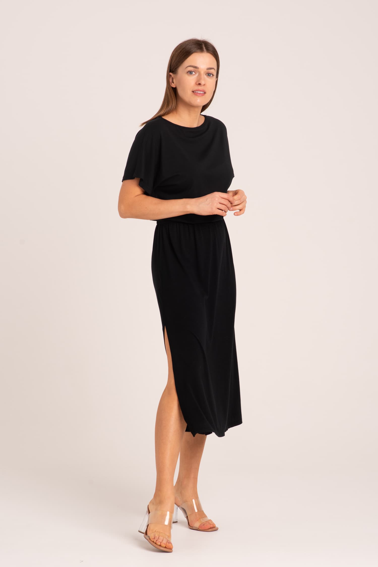 Czarna sukienka z modalu z krótkim rękawem Rosa — zdjęcie 3