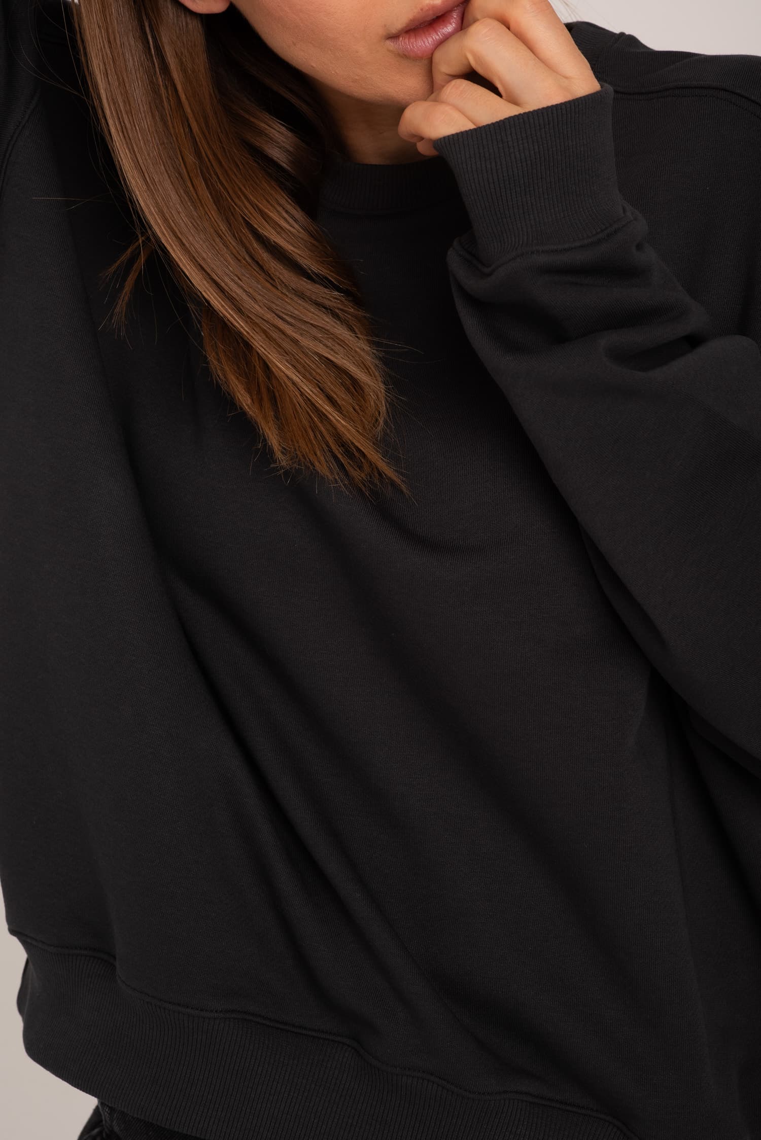 Grafitowa bluza dresowa Nora — zdjęcie 4