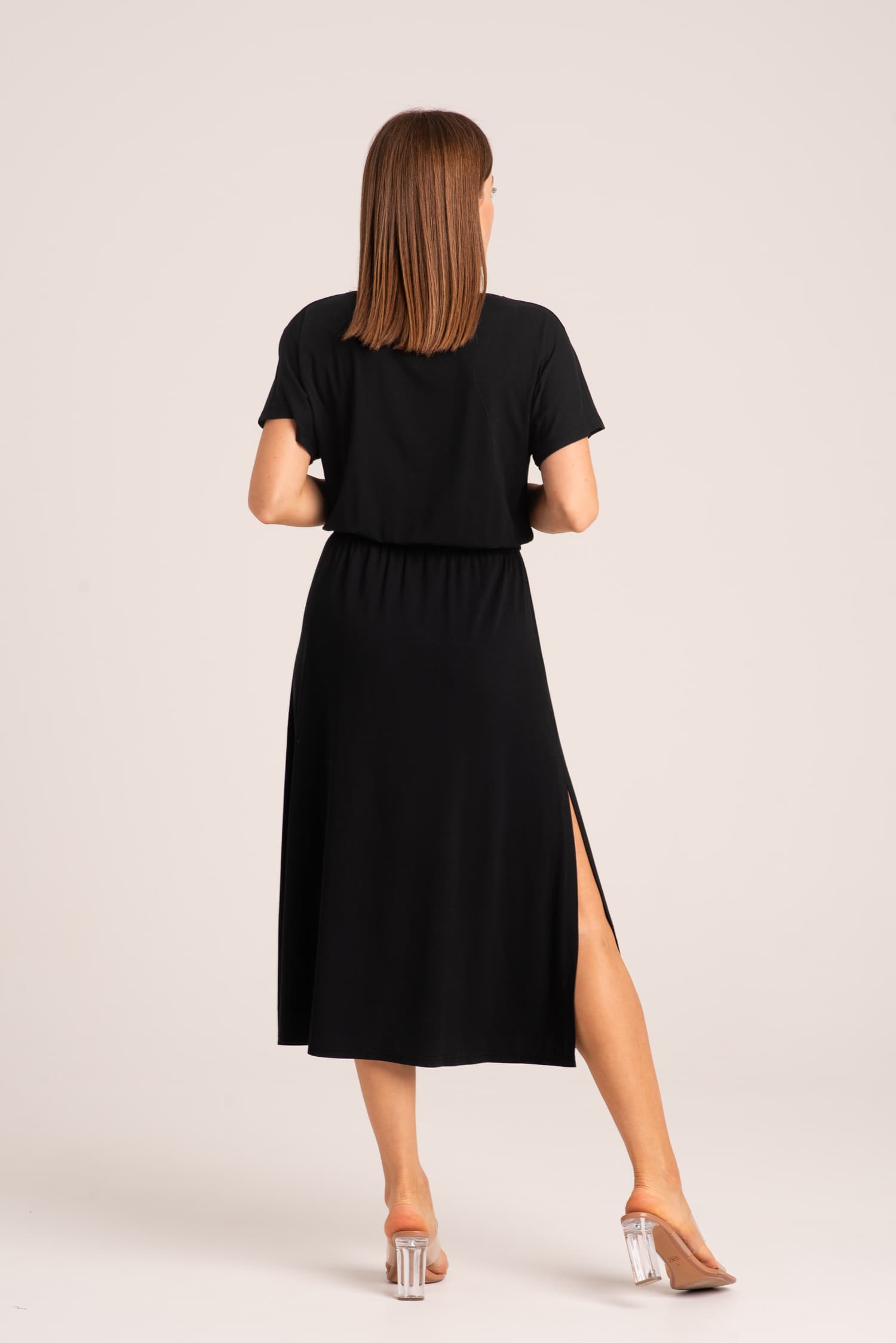 Czarna sukienka z modalu z krótkim rękawem Rosa — zdjęcie 4