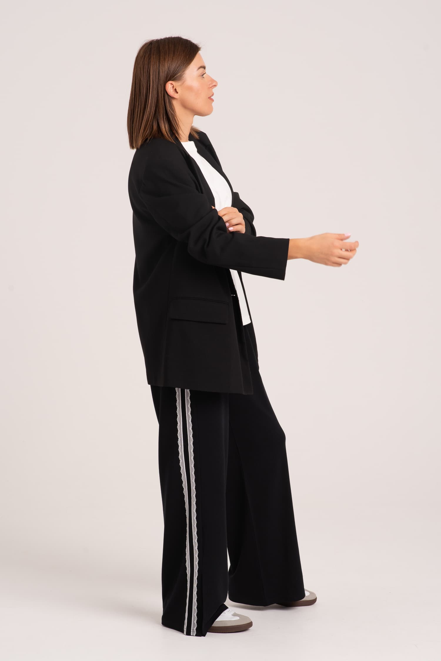 Czarne spodnie z lampasami Brigitte — zdjęcie 4