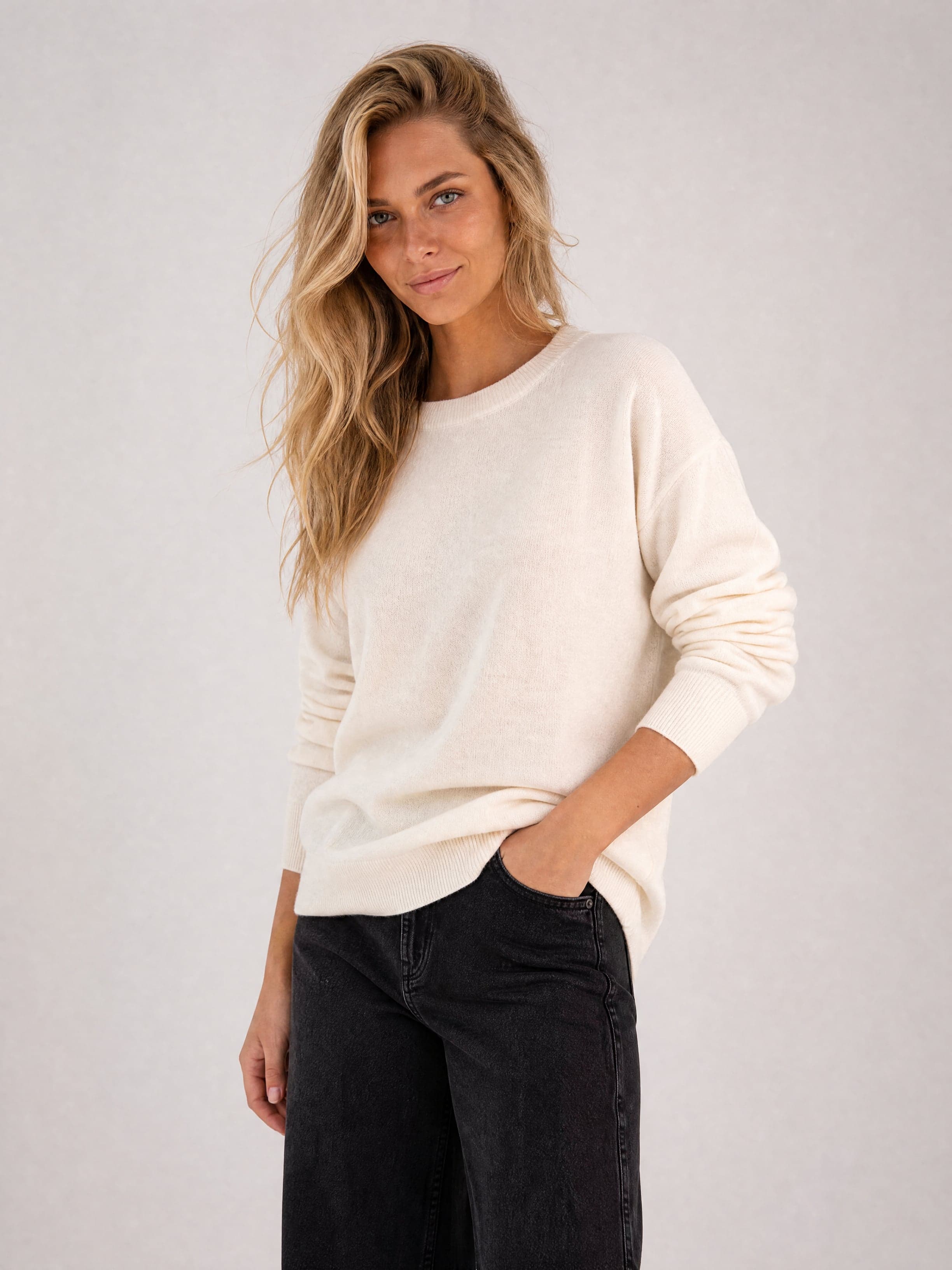 Jersey clásico de mujer en color crema Agatha — foto 10