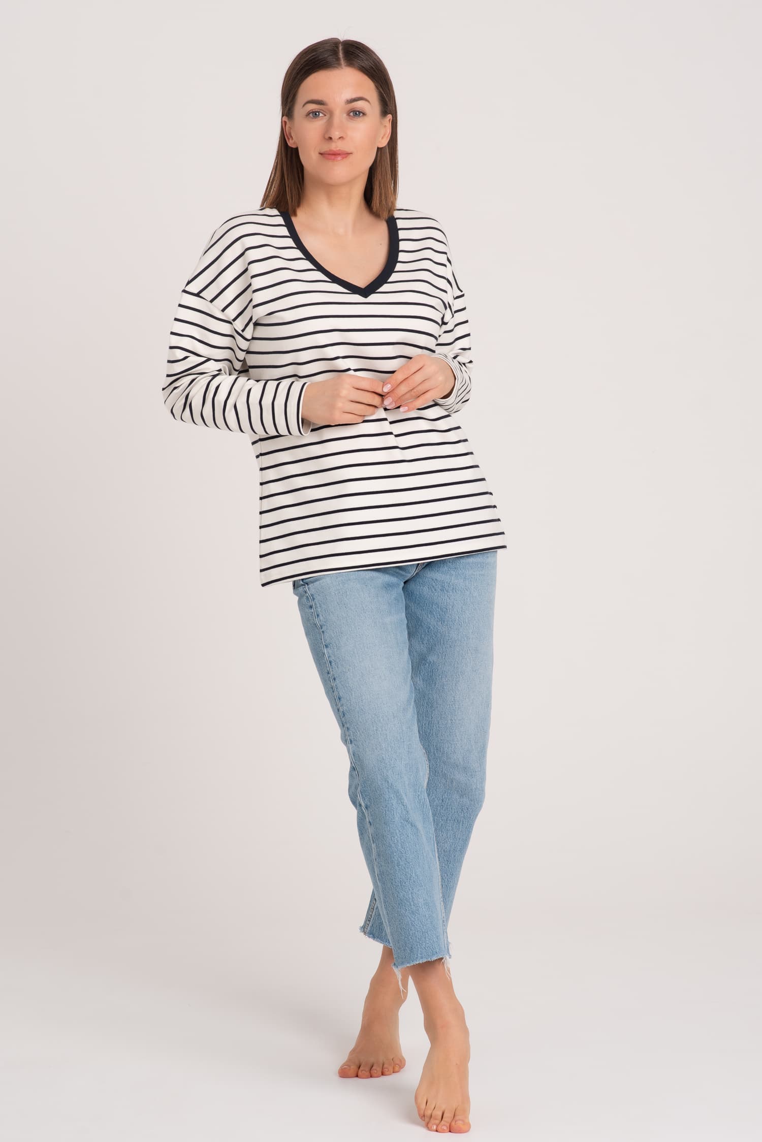 Bluza z dekoltem V w granatowe pasy z długim rękawem — zdjęcie 1