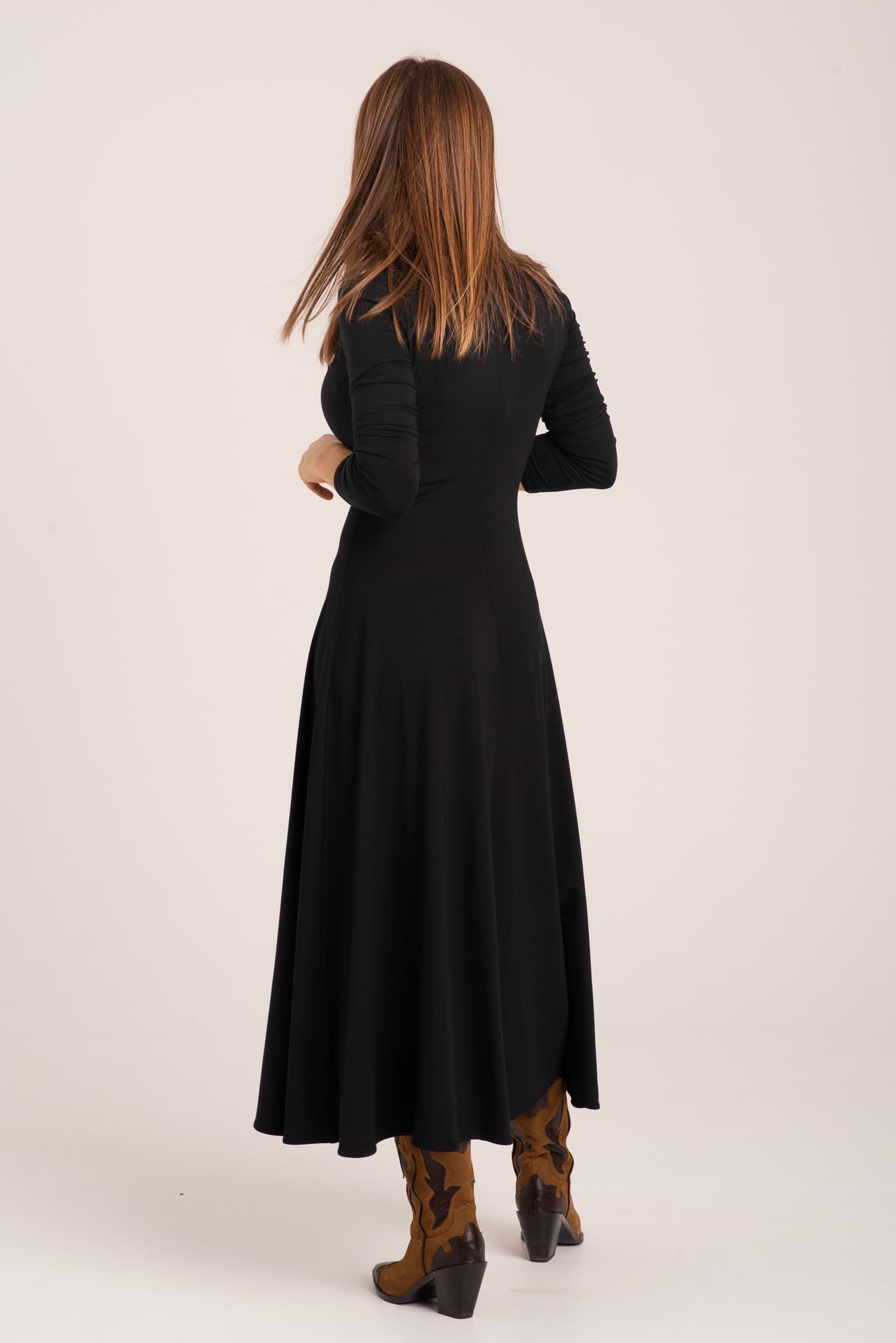 Czarna sukienka z długim rękawem Antonia long — zdjęcie 4