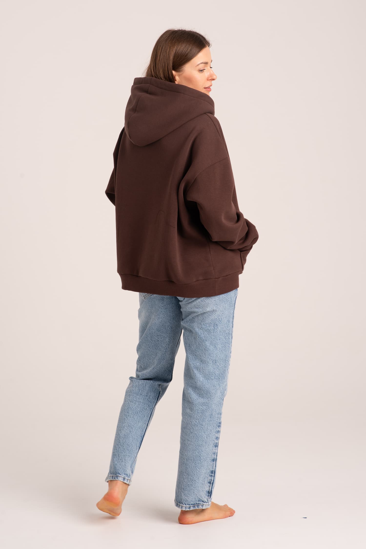 Brązowa bluza dresowa z kapturem LOU — zdjęcie 3