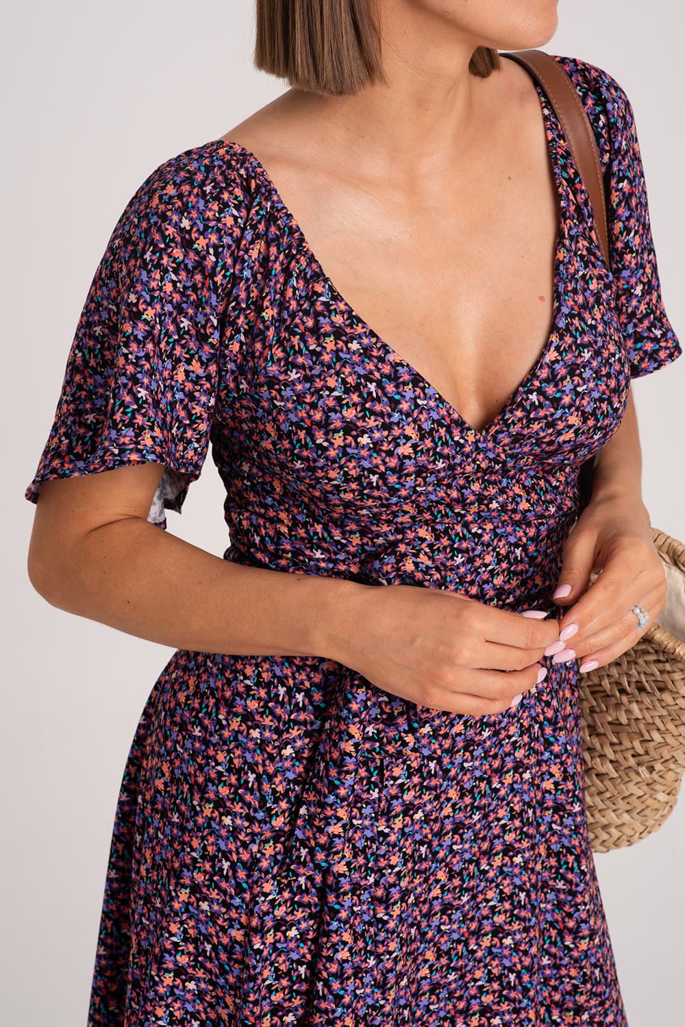 Sommerkleid mit Blumenmuster Gabriela — Foto 4