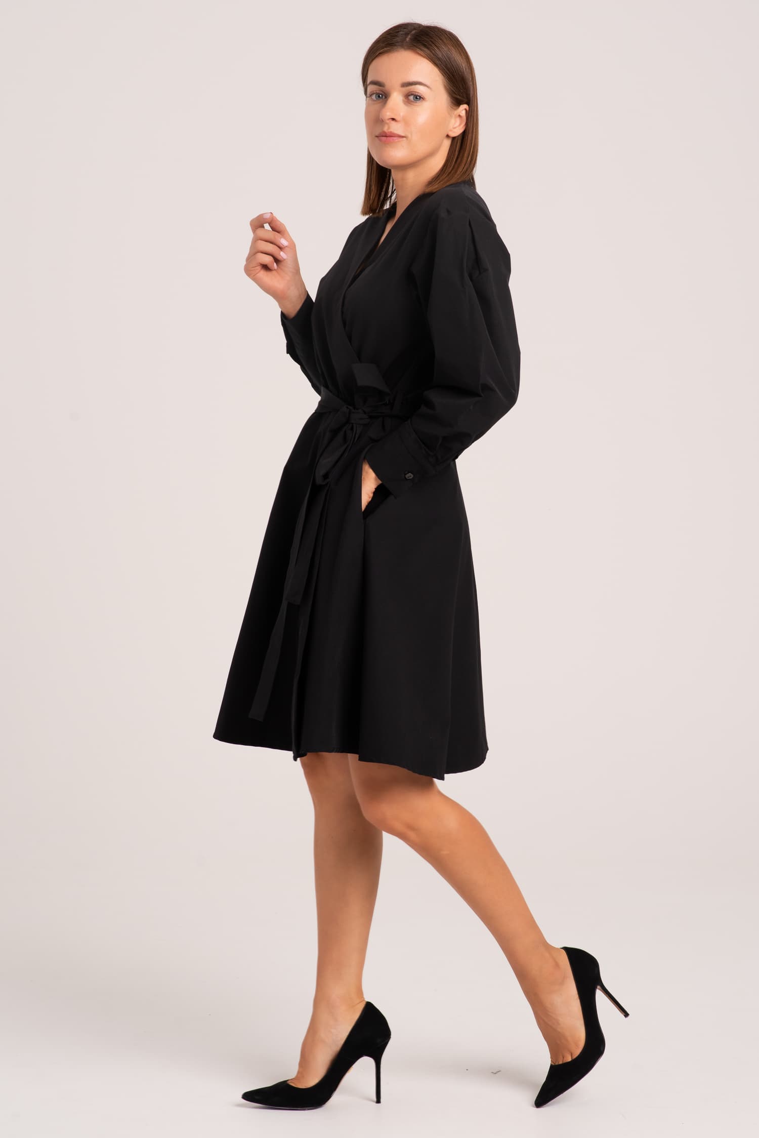 Czarna sukienka kopertowa Maria — zdjęcie 3