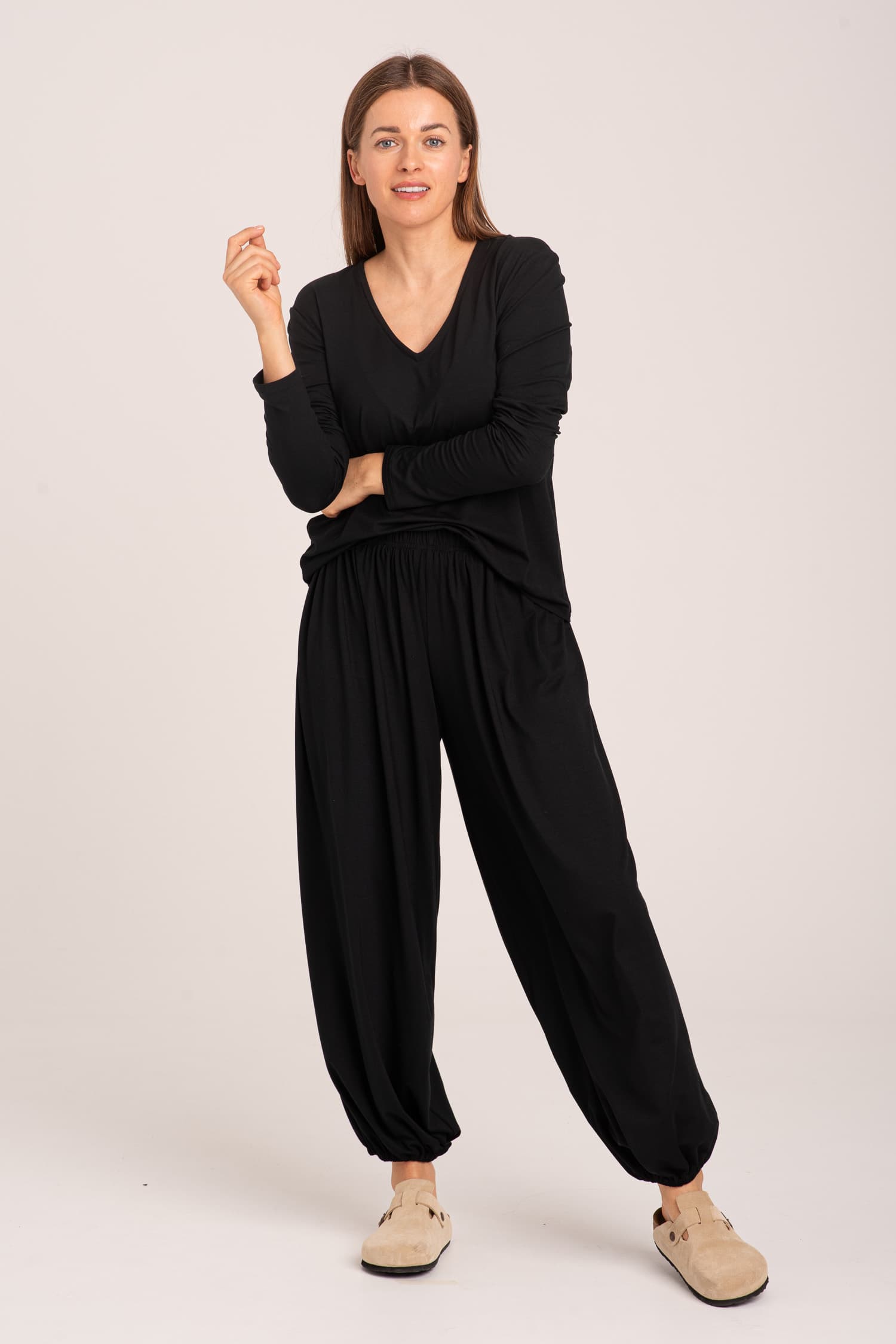 Czarne spodnie typu baloon Selena — zdjęcie 4