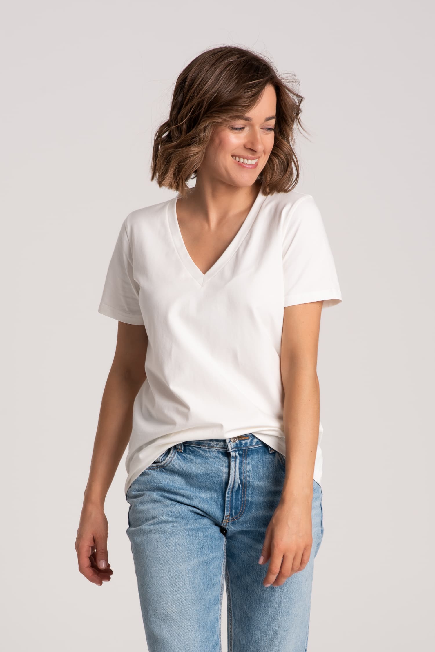 T-shirt BASIC V Biały — zdjęcie 5