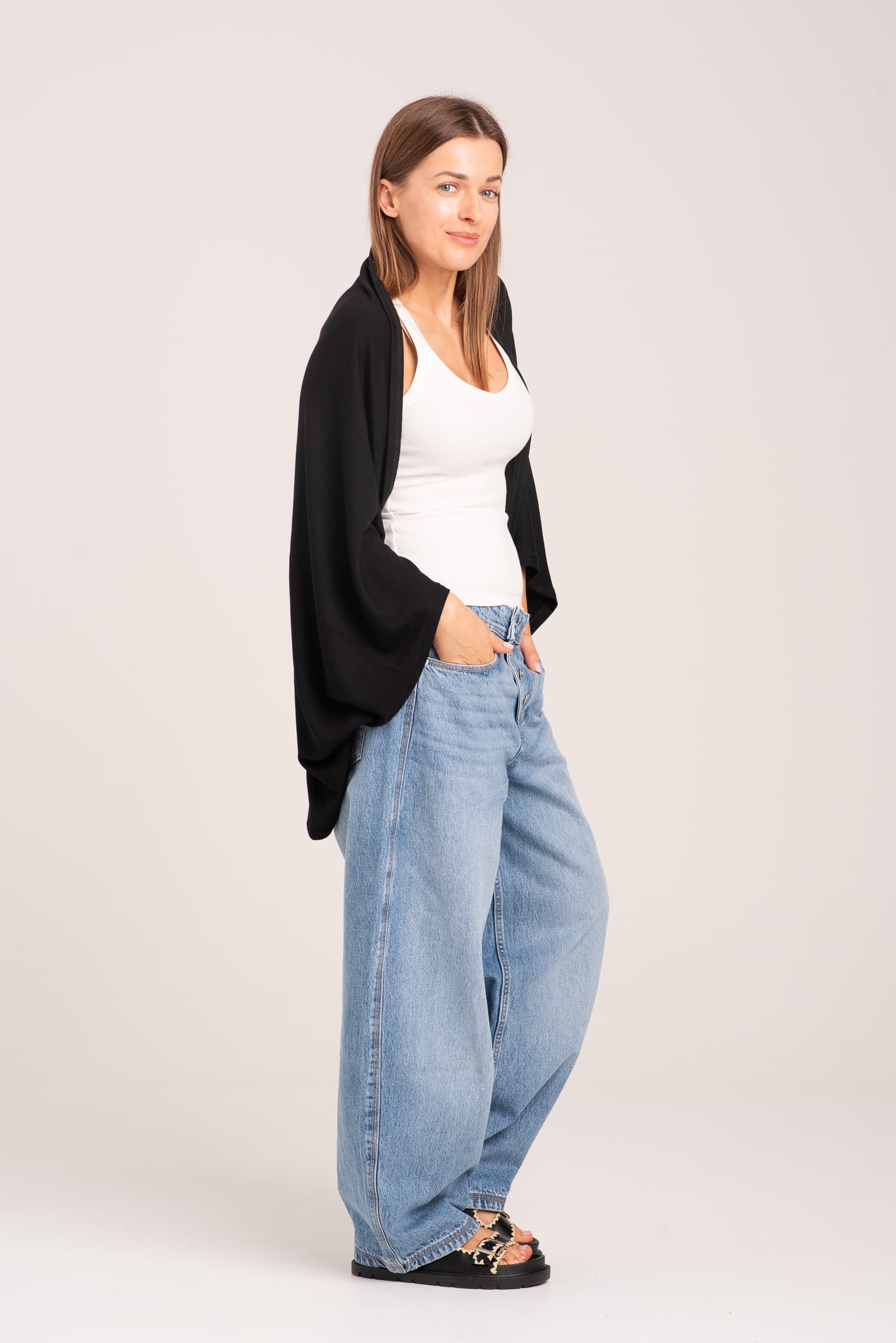 Czarna narzutka bambusowa Grażynka — zdjęcie 2