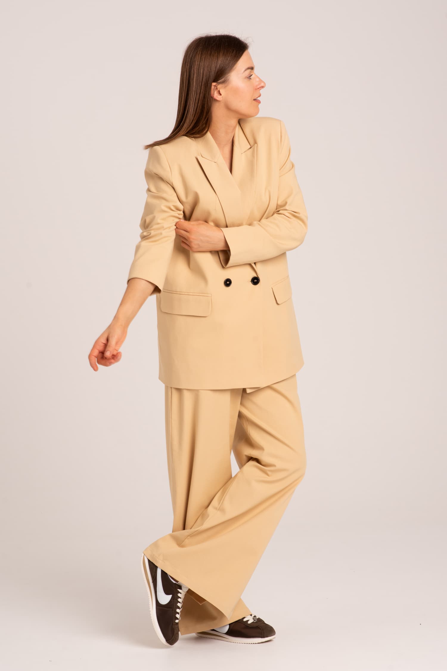 Żółty garnitur z szerokimi spodniami Mia — zdjęcie 3