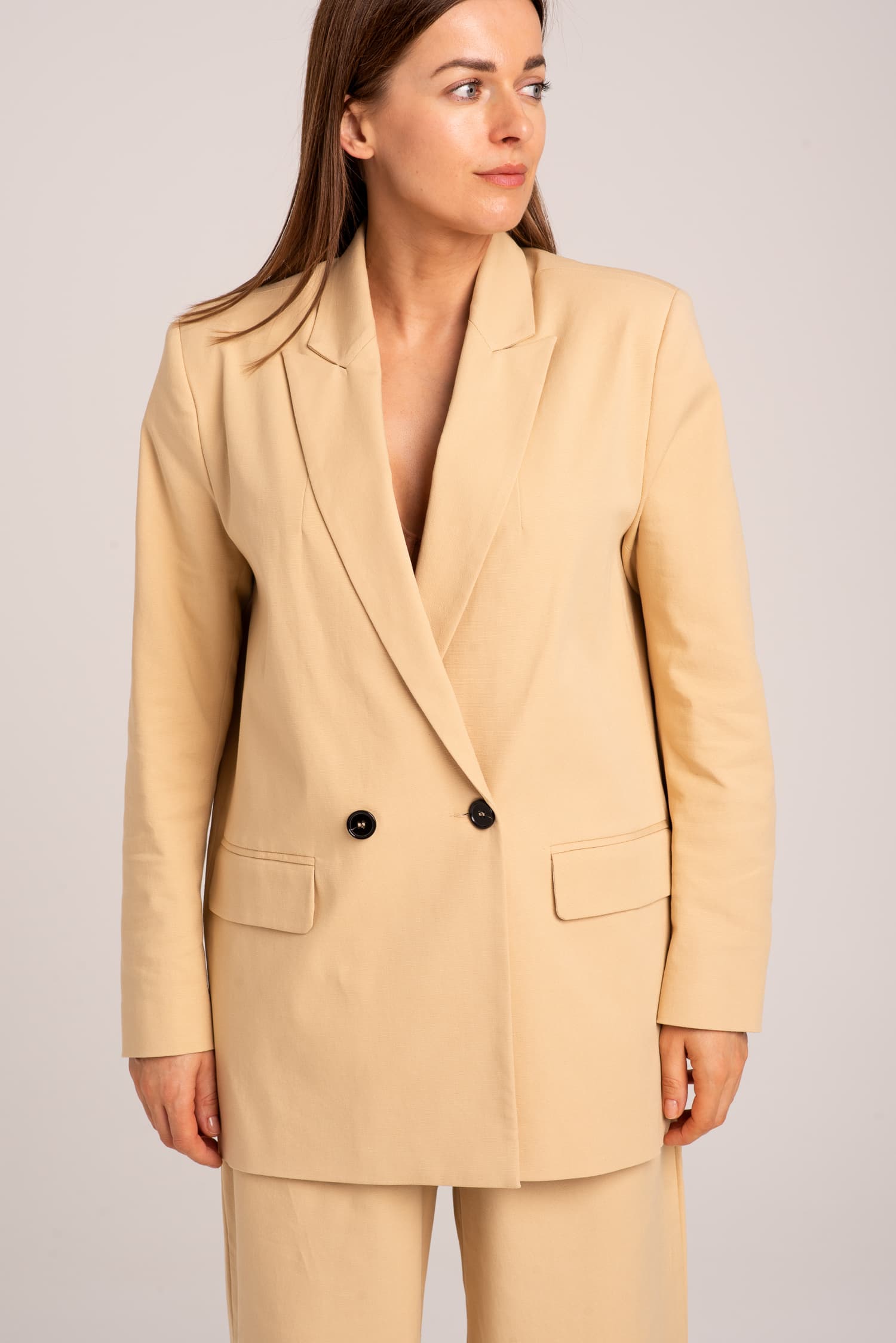 Żółty garnitur z szerokimi spodniami Mia — zdjęcie 4