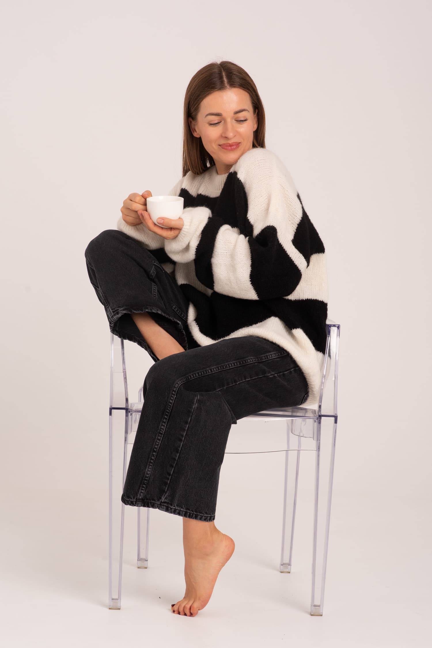 Czarno - biały sweter w pasy Sasha — zdjęcie 3