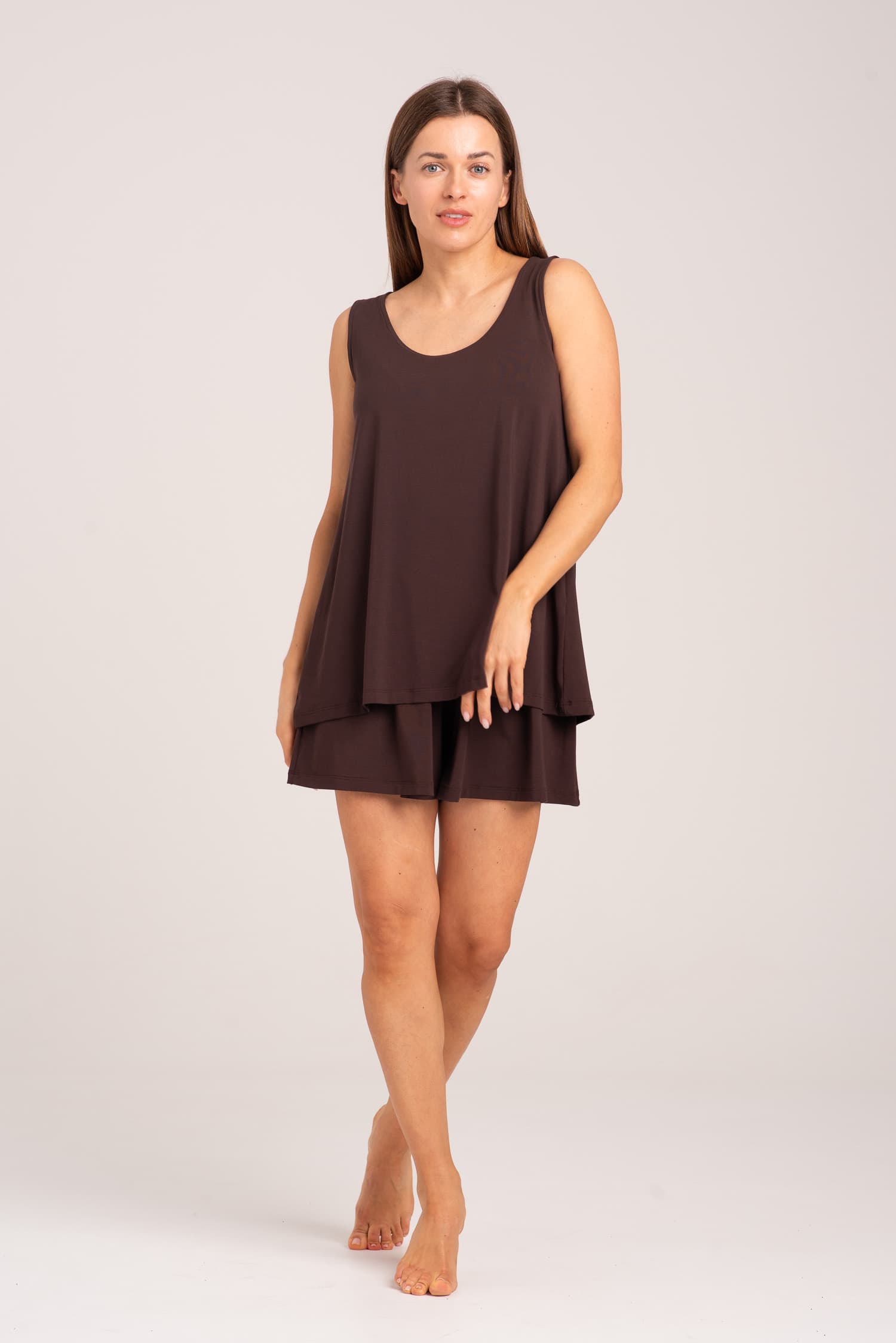 Brązowy top bambusowy na szerokich ramiączkach Nina