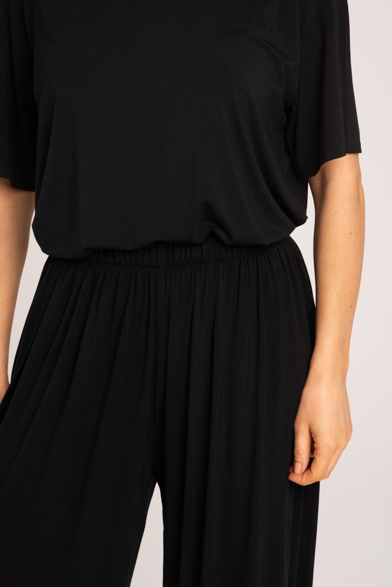 Black Loose-Fit Bamboo Trousers Nina — photo 4