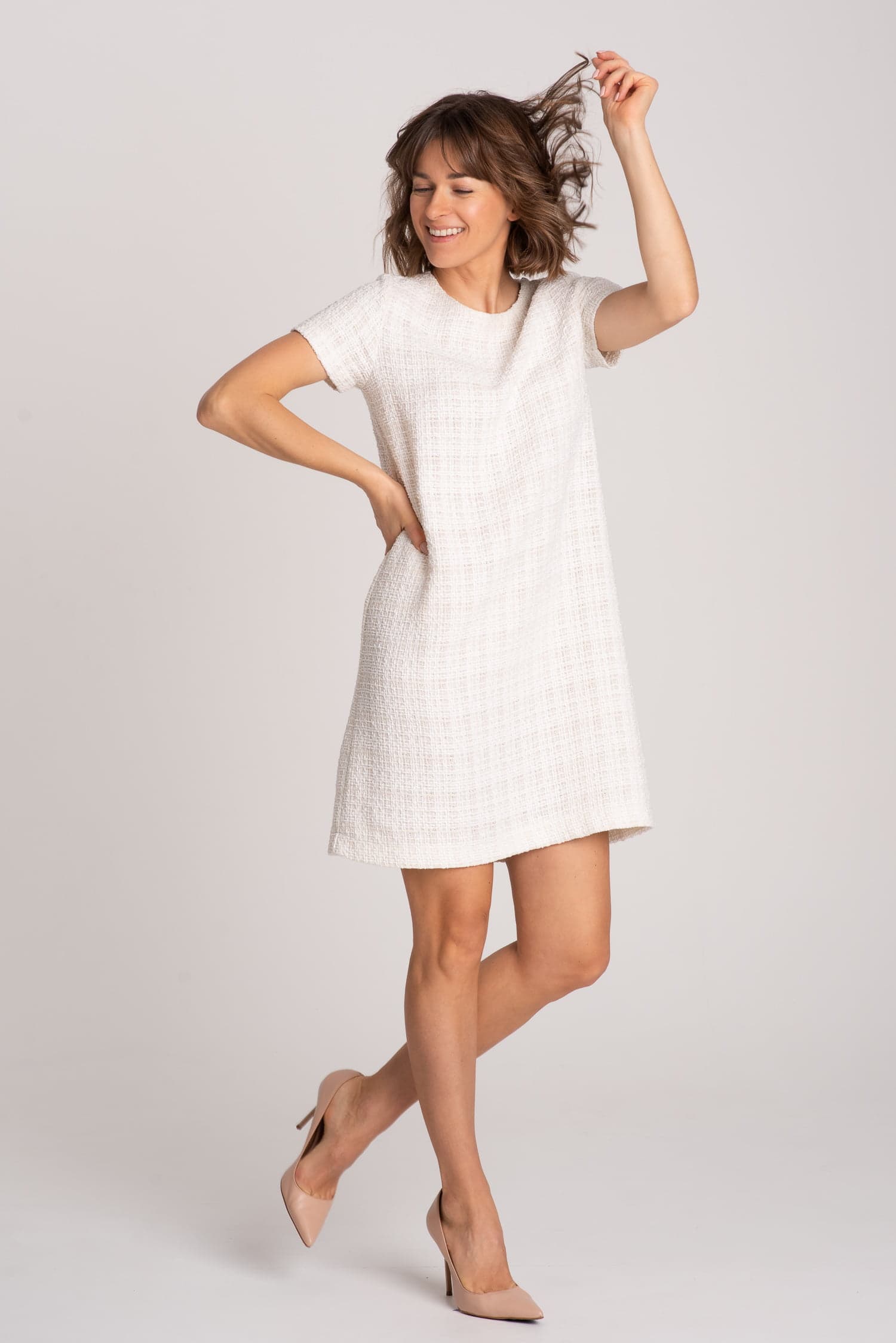 Klassisches Kleid MINIMALISTIN – Weiß — Foto 3