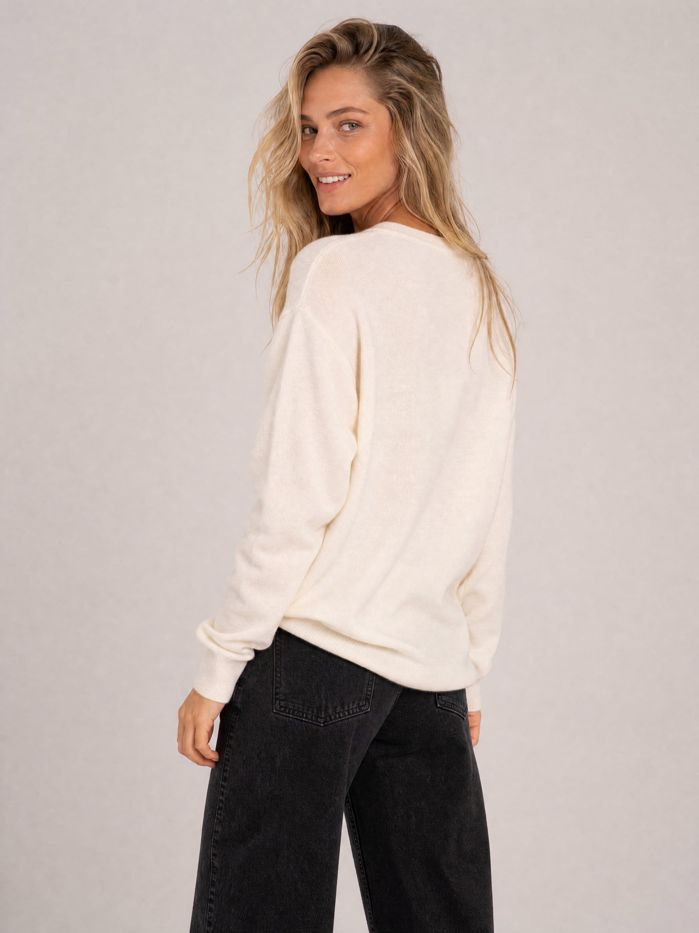 Jersey clásico de mujer en color crema Agatha — foto 8