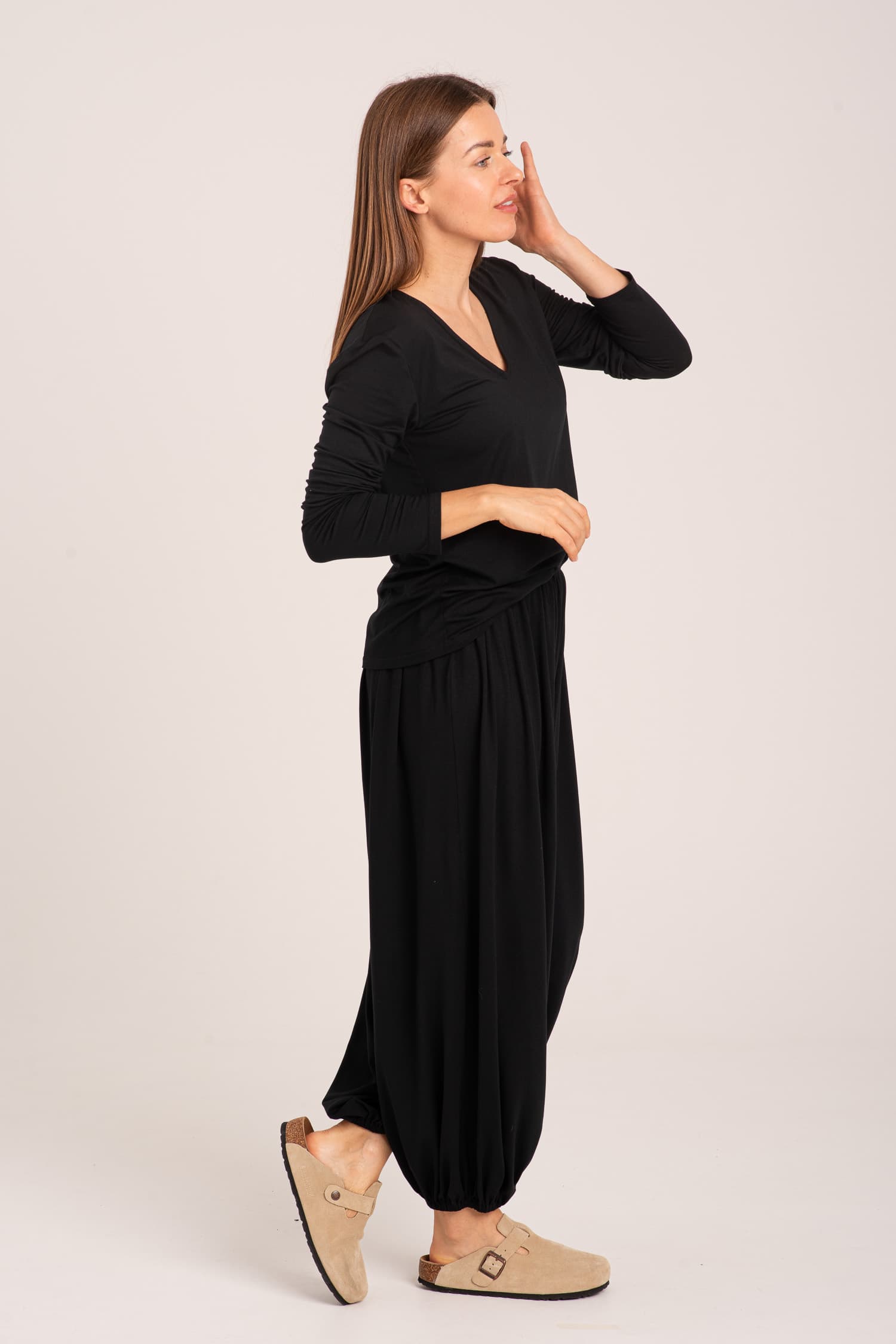 Czarne spodnie typu baloon Selena — zdjęcie 3