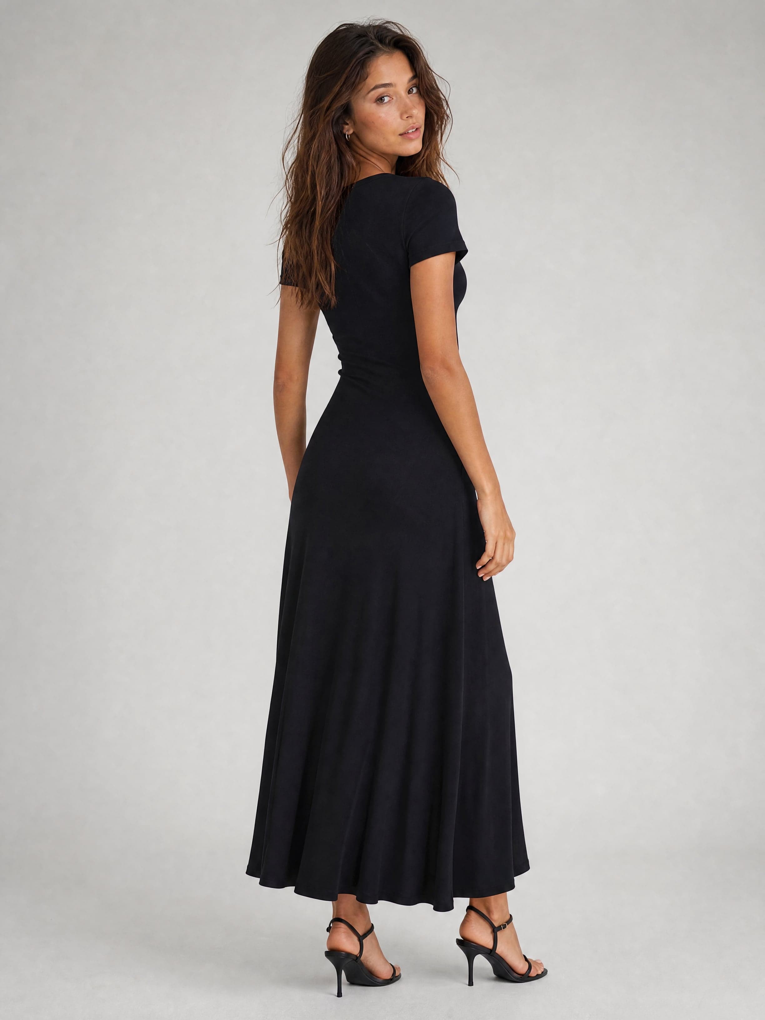 Vestido negro con mangas cortas Antonia — foto 8