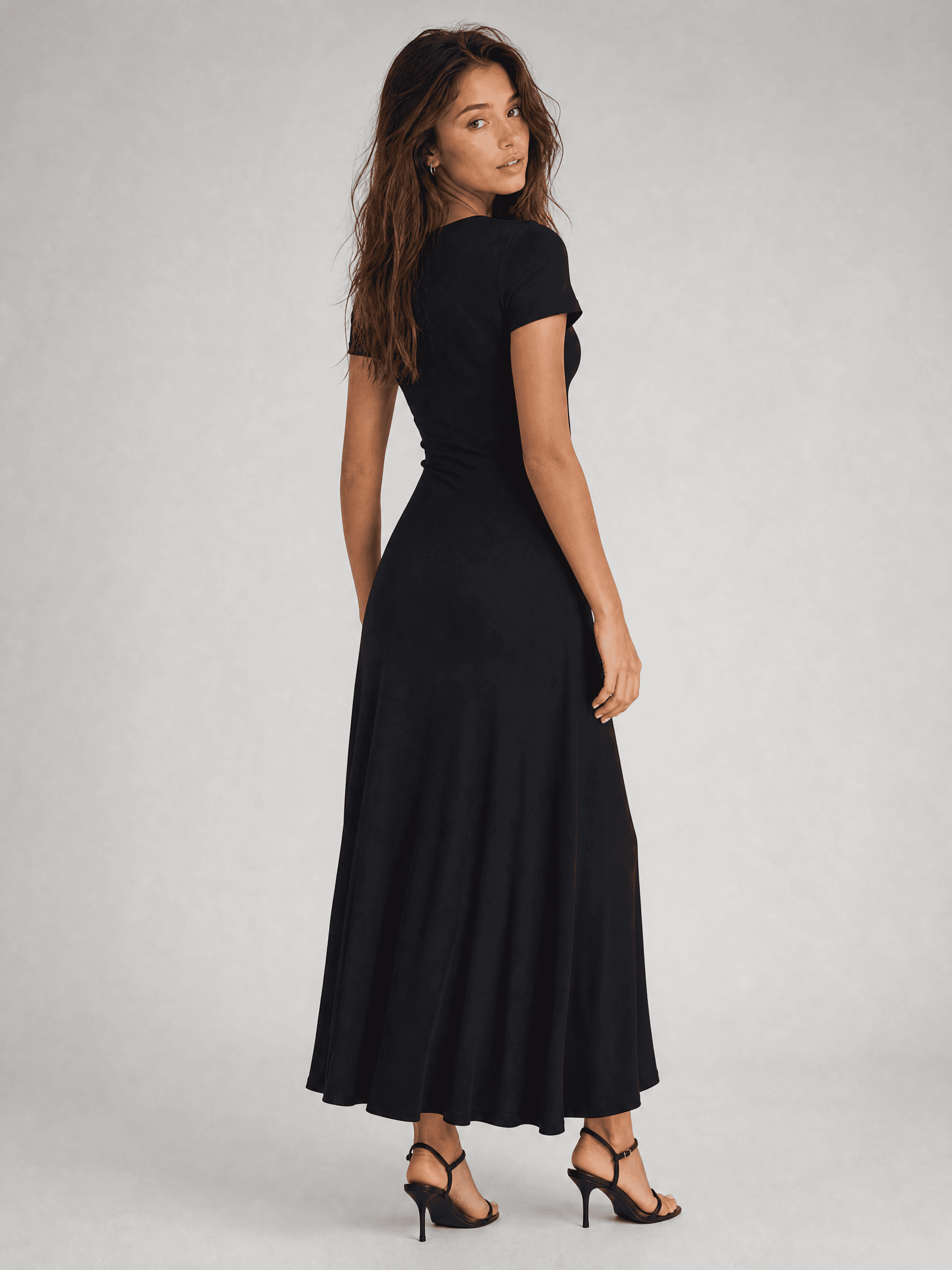 Vestido negro con mangas cortas Antonia — foto 8