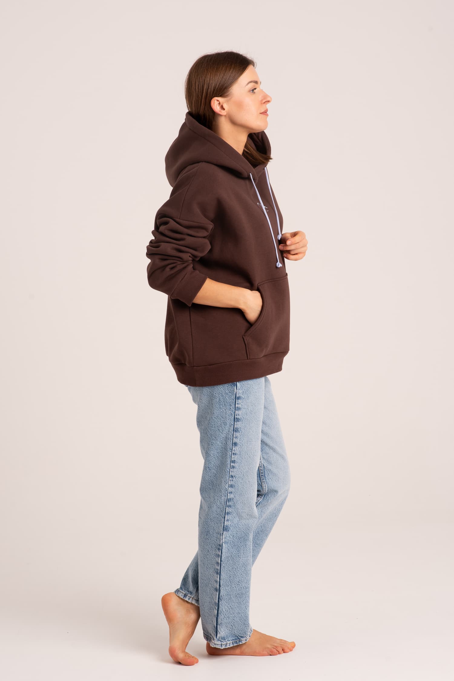 Brązowa bluza dresowa z kapturem LOU — zdjęcie 4