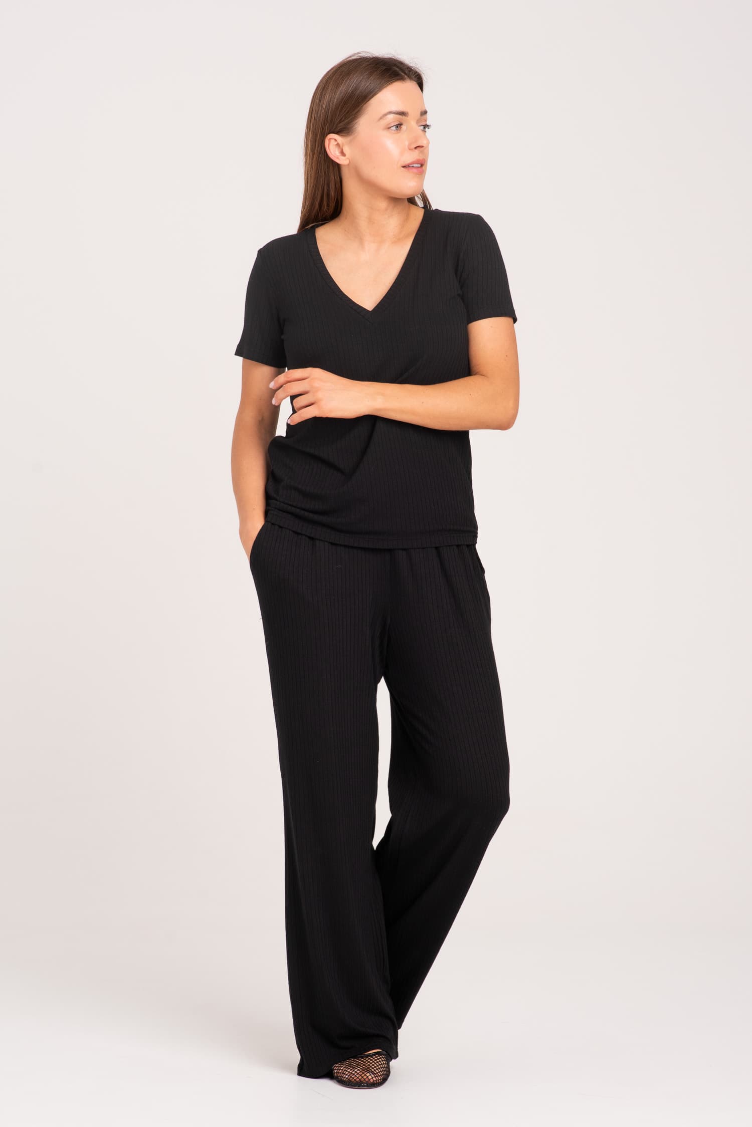 Czarny t-shirt z prążkowanej dzianiny Nita