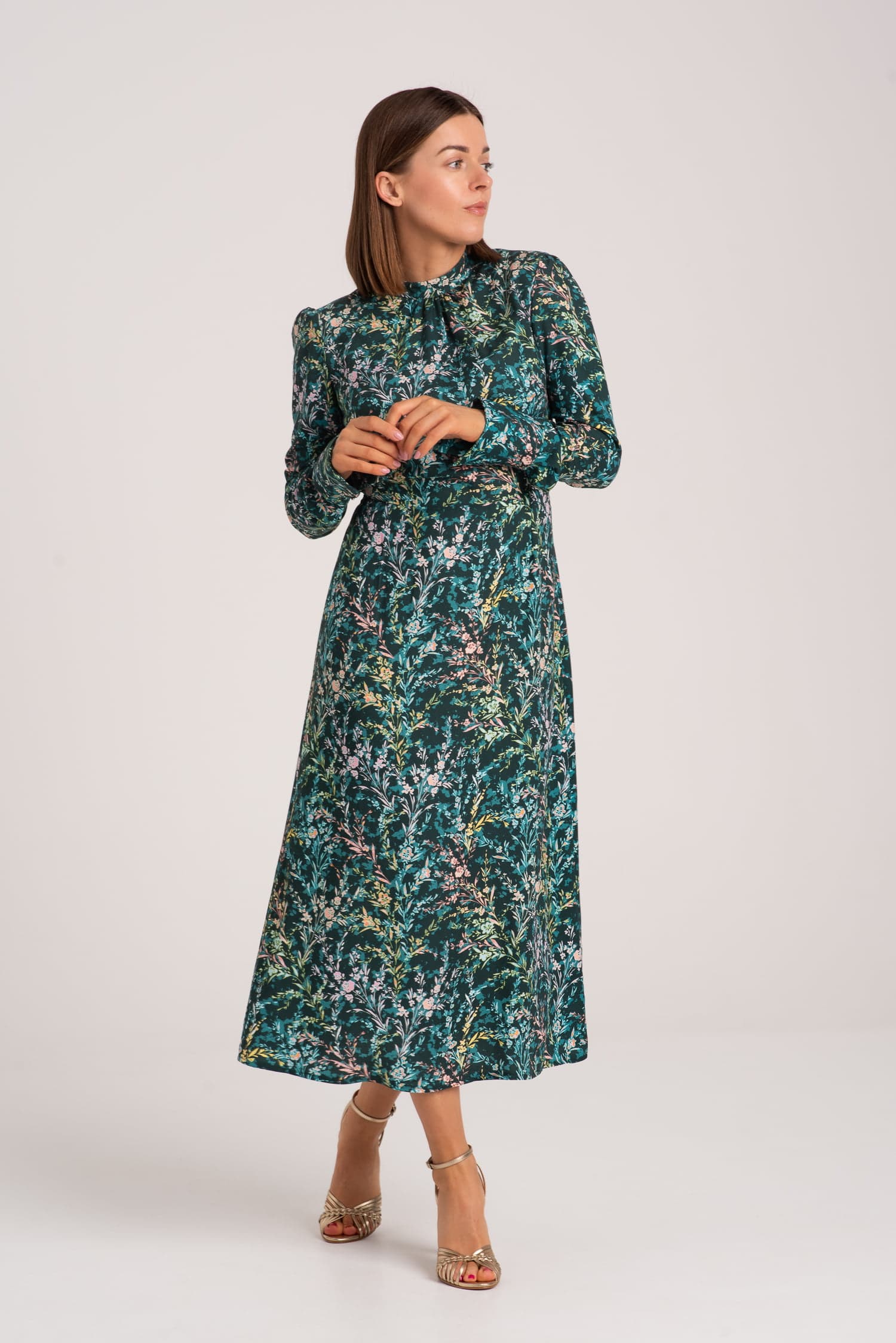 Zielona sukienka z wiskozy w kwiaty Hazel — zdjęcie 2