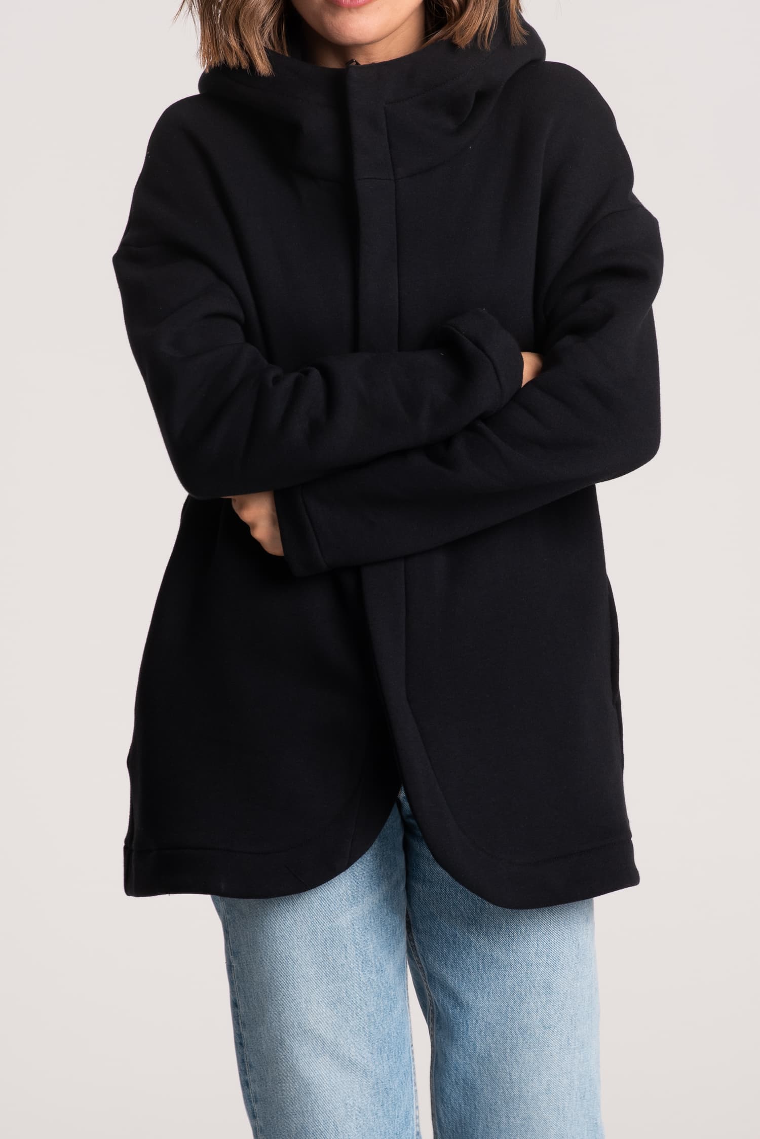 Schwarze Damen-Sweatjacke NA OKRĄGŁO — Foto 4