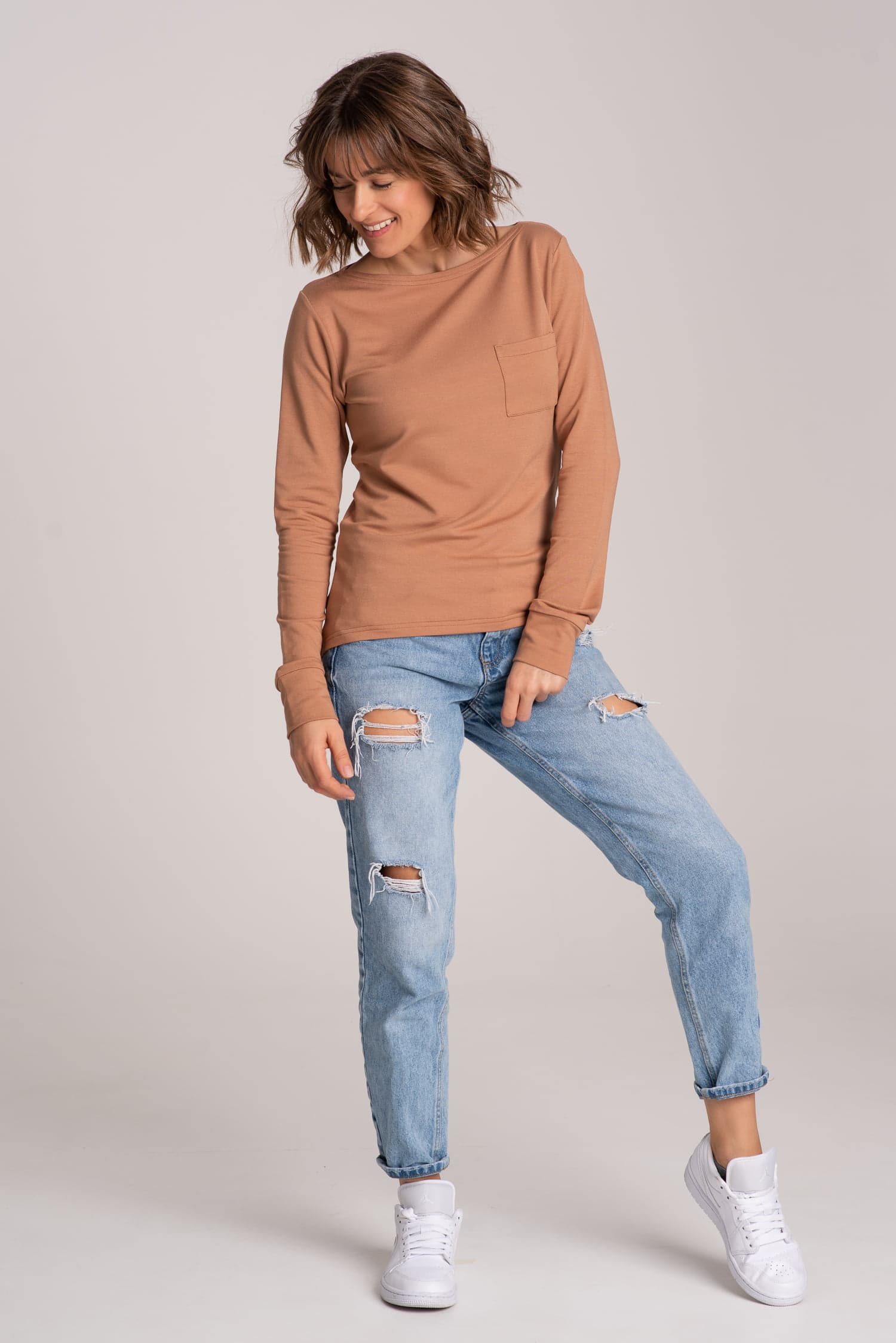 Longsleeve mit Brusttasche BASIC – Camel — Foto 4