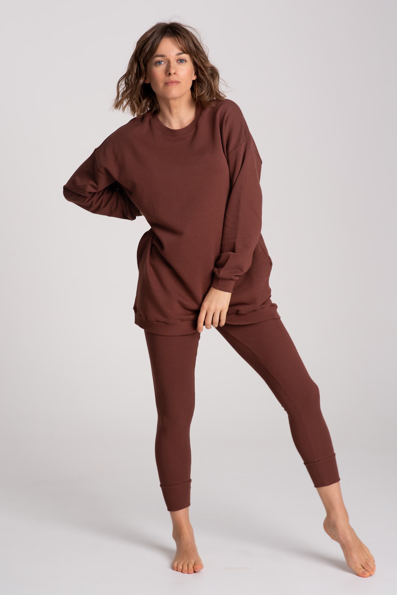 Legginsy prążkowane + długa bluza - brąz