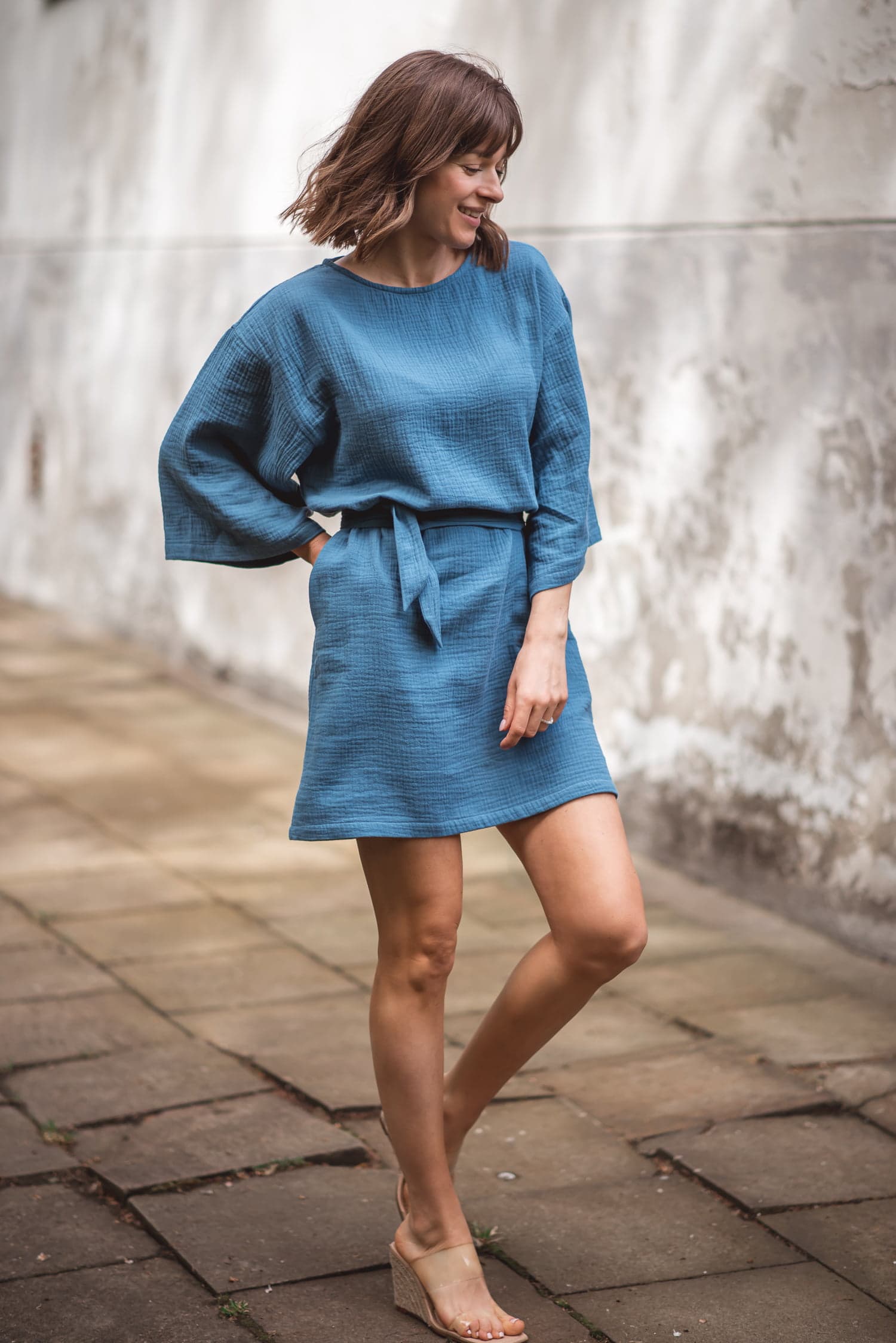 Sukienka muślinowa MAGIC niebieska — zdjęcie 3