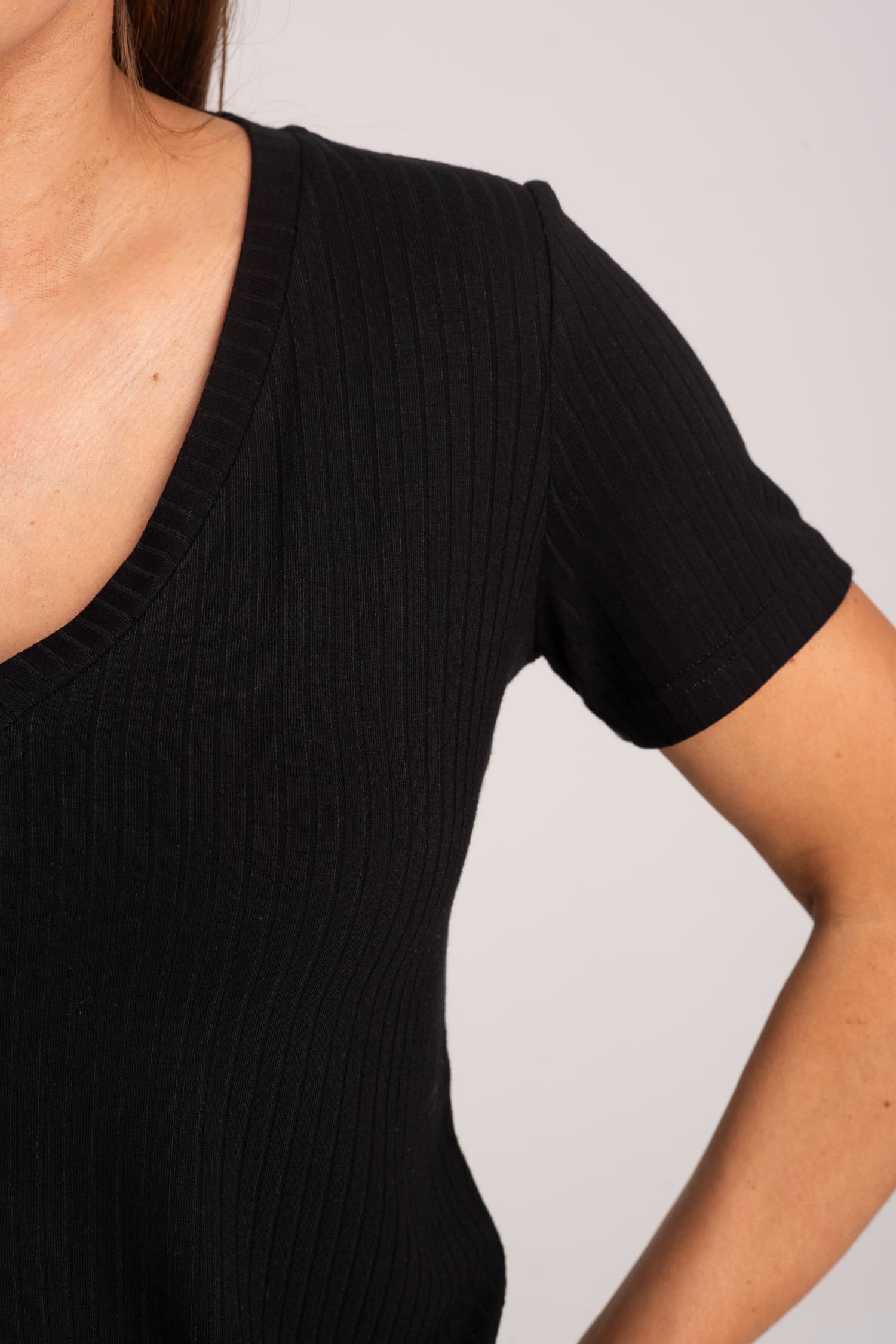 Black Ribbed Knit T-Shirt Nita — photo 5