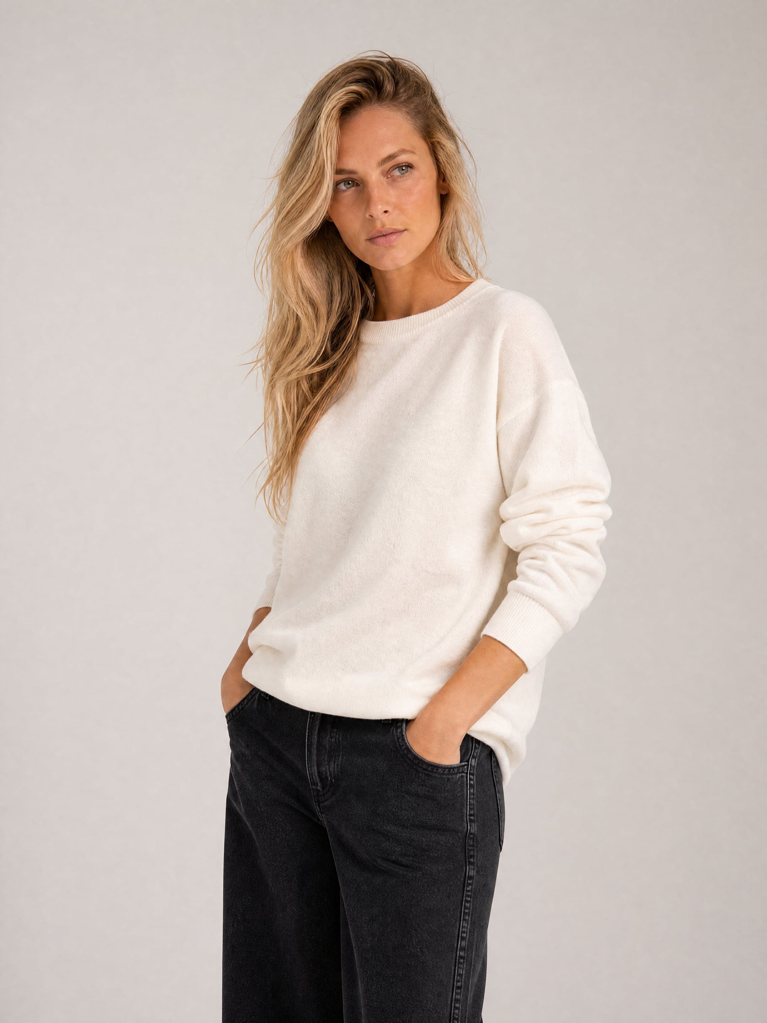 Cremefarbener klassischer Damenpullover Agatha — Foto 2