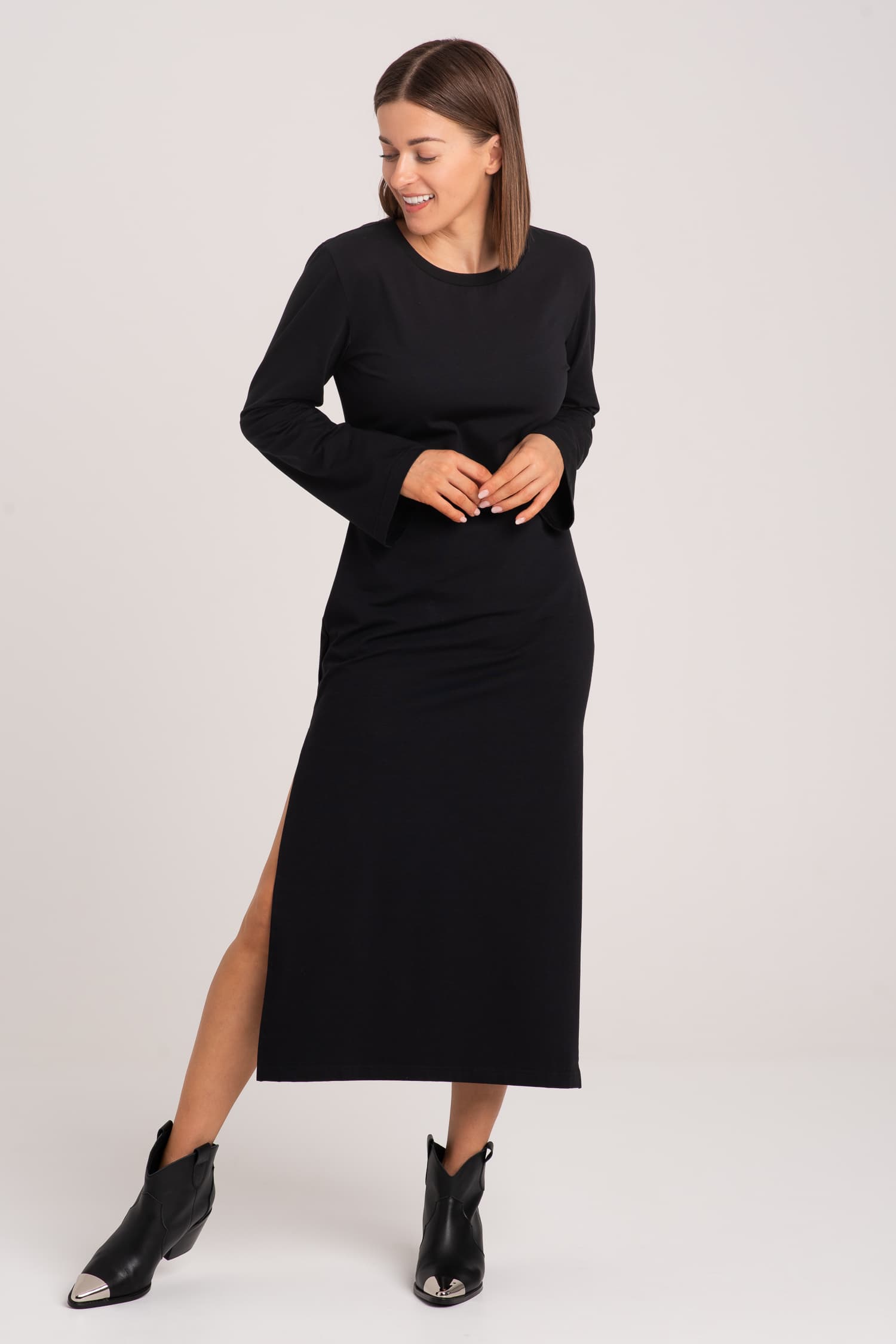 Schwarzes langes T-Shirt-Kleid mit Schlitz AVERY — Foto 6